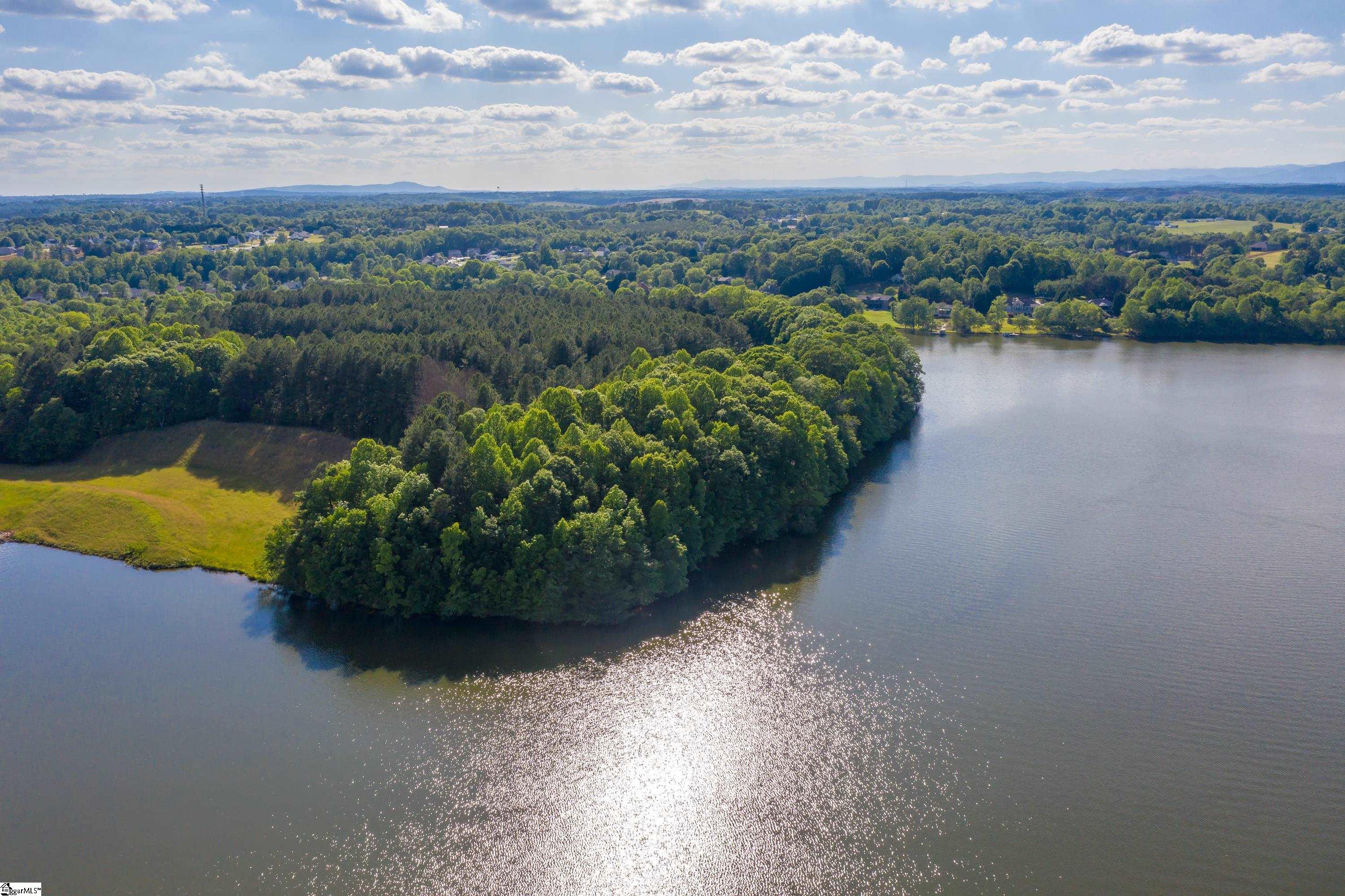 355 Gibbs Road Wellford, SC 29385