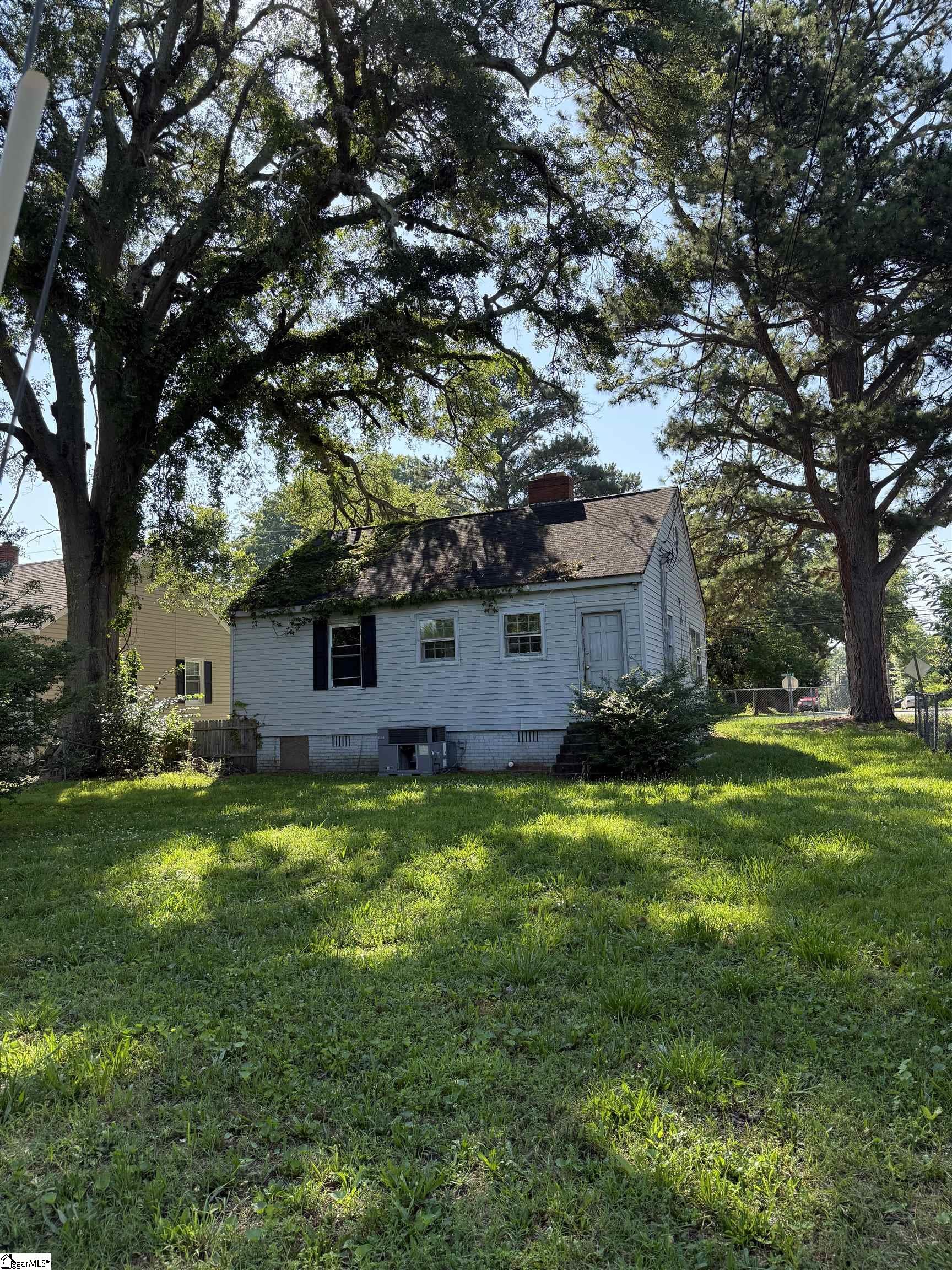 601 Musgrove Street Clinton, SC 29325-1724