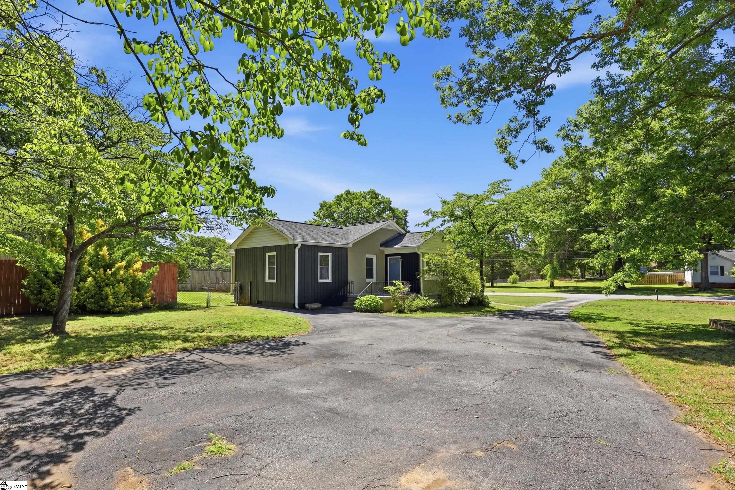 5 Courtney Circle Greenville, SC 29617