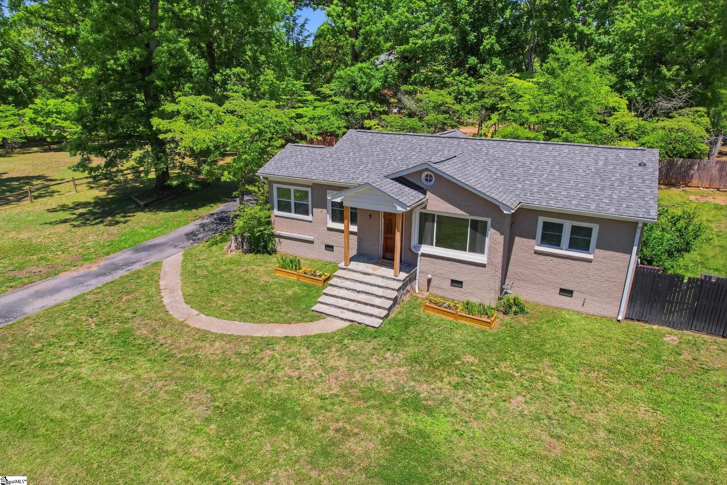 5 Courtney Circle Greenville, SC 29617