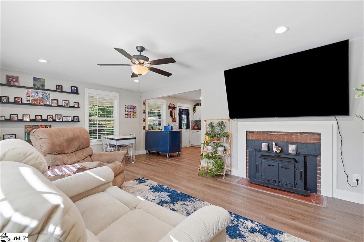384 Ammons Road Spartanburg, SC 29306