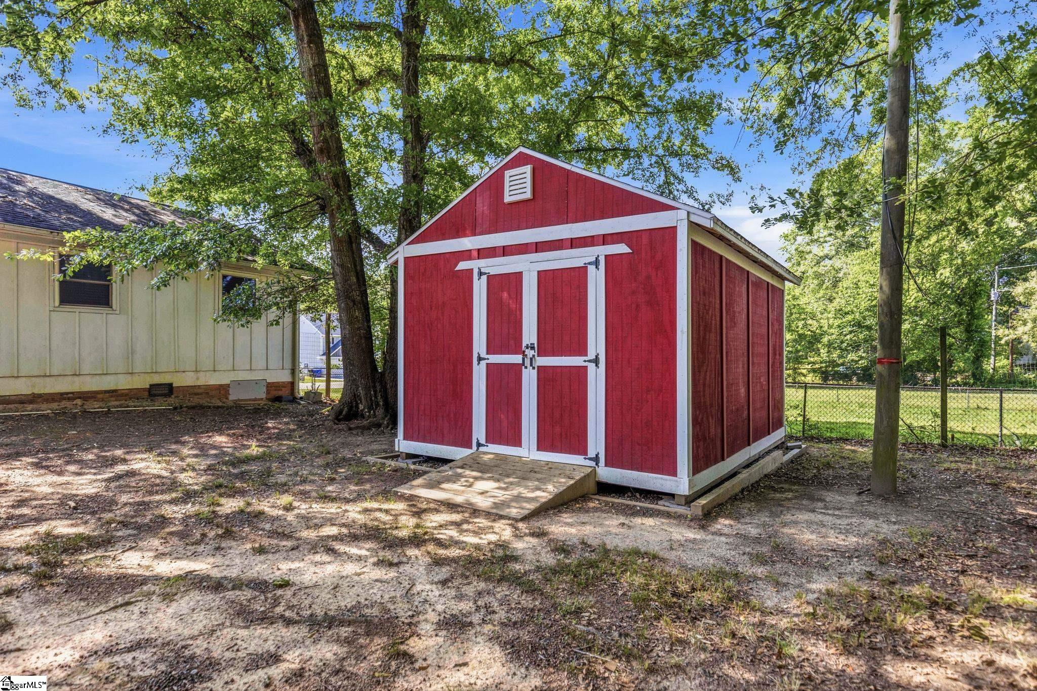 711 Hellams Street Fountain Inn, SC 29644