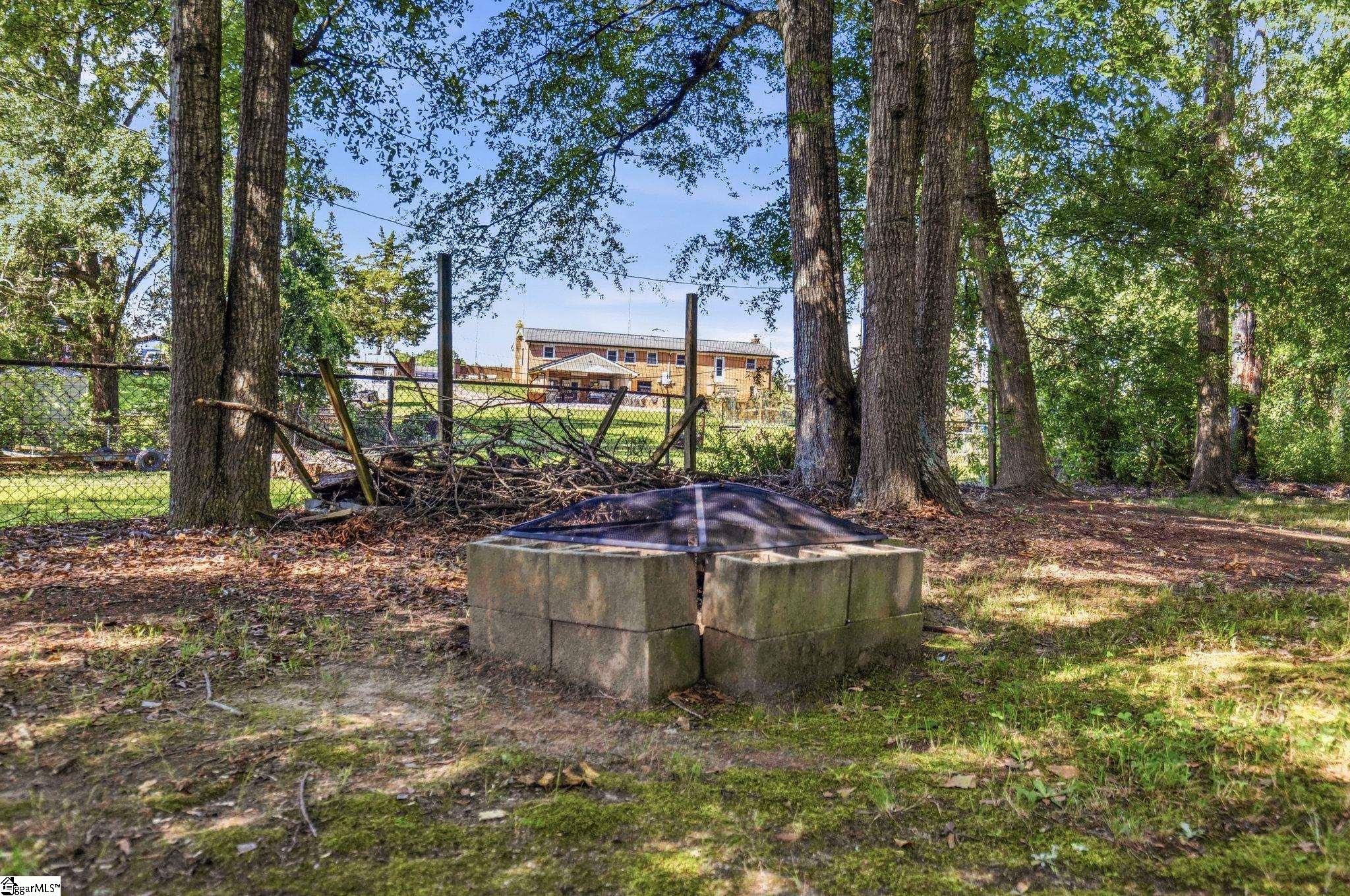 711 Hellams Street Fountain Inn, SC 29644