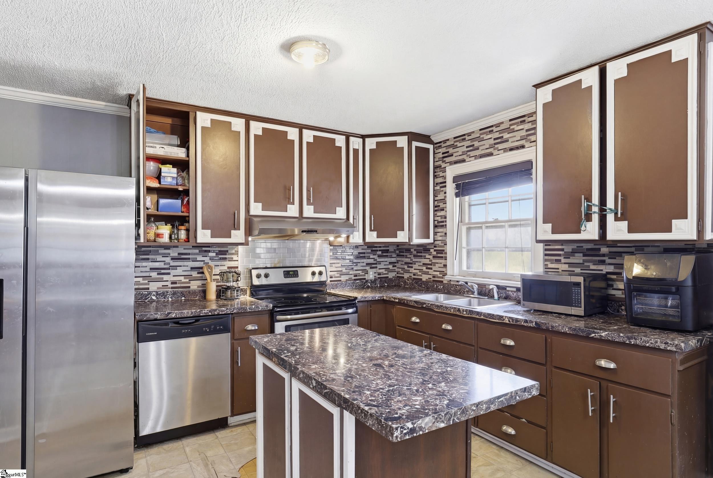 632 Old Augusta Road Greenville, SC 29605