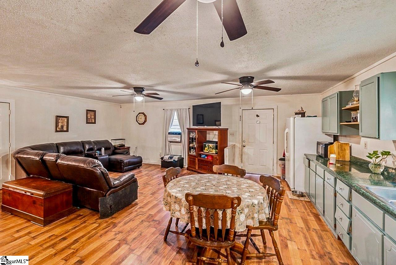 240 Canady Road Wellford, SC 29385