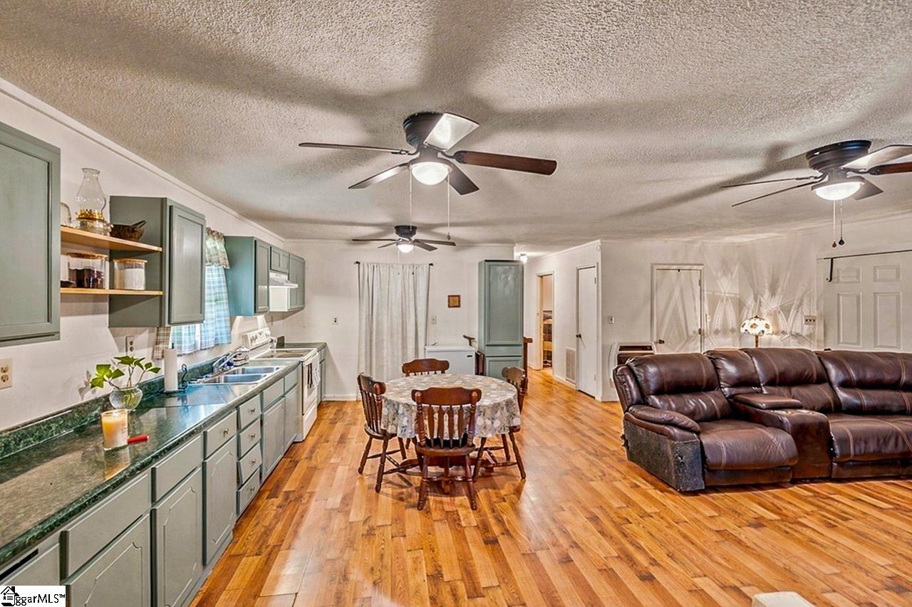 240 Canady Road Wellford, SC 29385