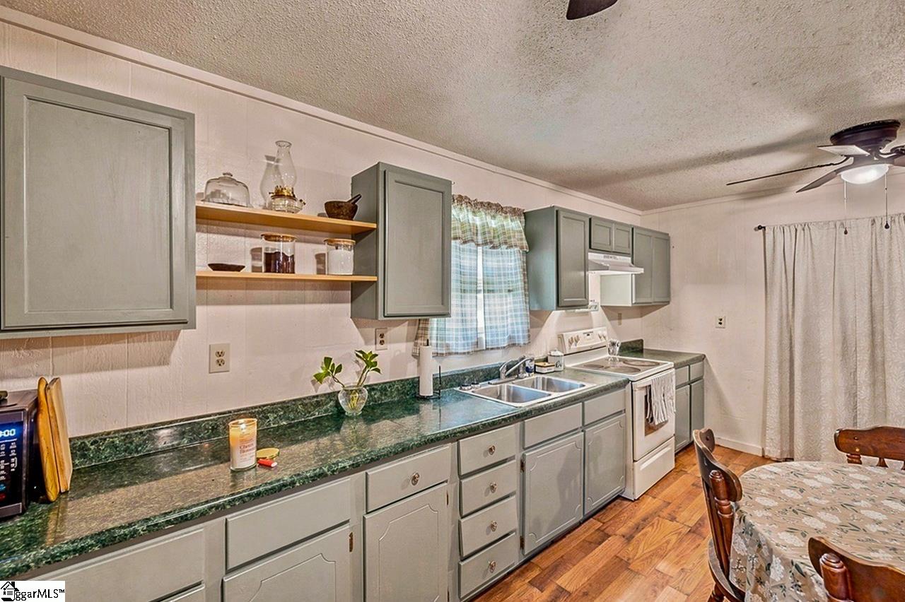 240 Canady Road Wellford, SC 29385