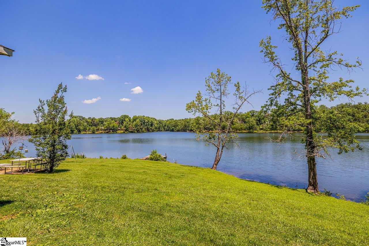 240 Canady Road Wellford, SC 29385