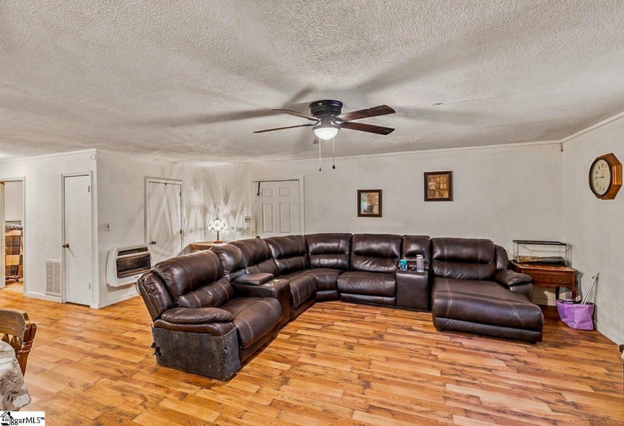 240 Canady Road Wellford, SC 29385
