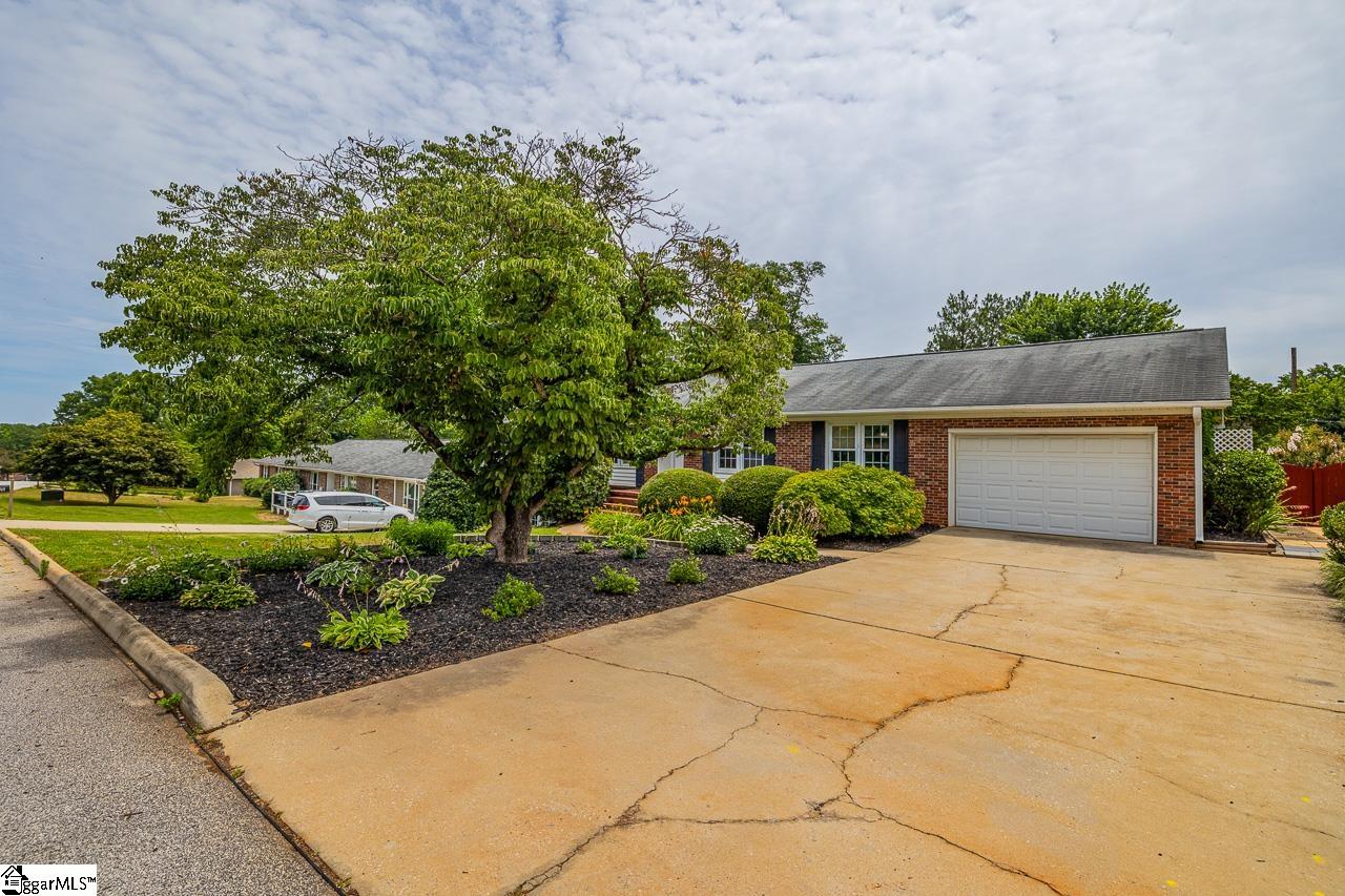 304 Del Norte Road Greenville, SC 29615