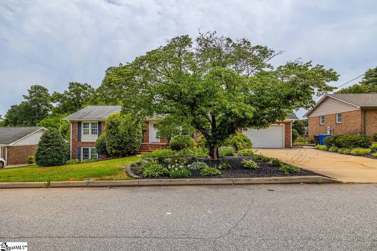 304 Del Norte Road Greenville, SC 29615