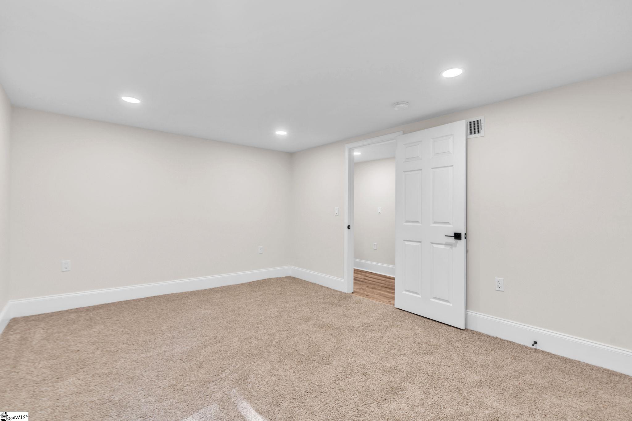 8 Alvin Drive Greenville, SC 29605