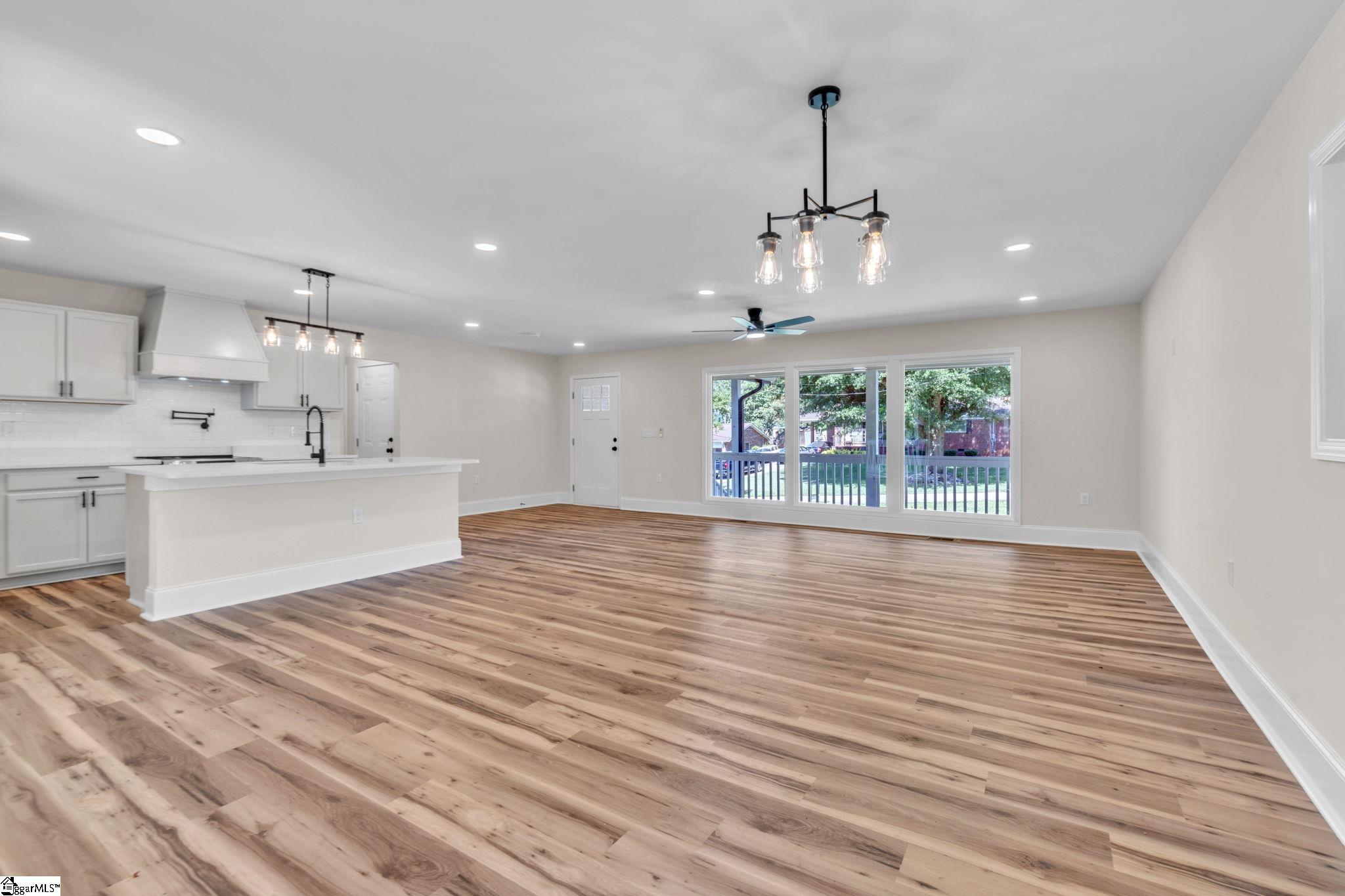 8 Alvin Drive Greenville, SC 29605