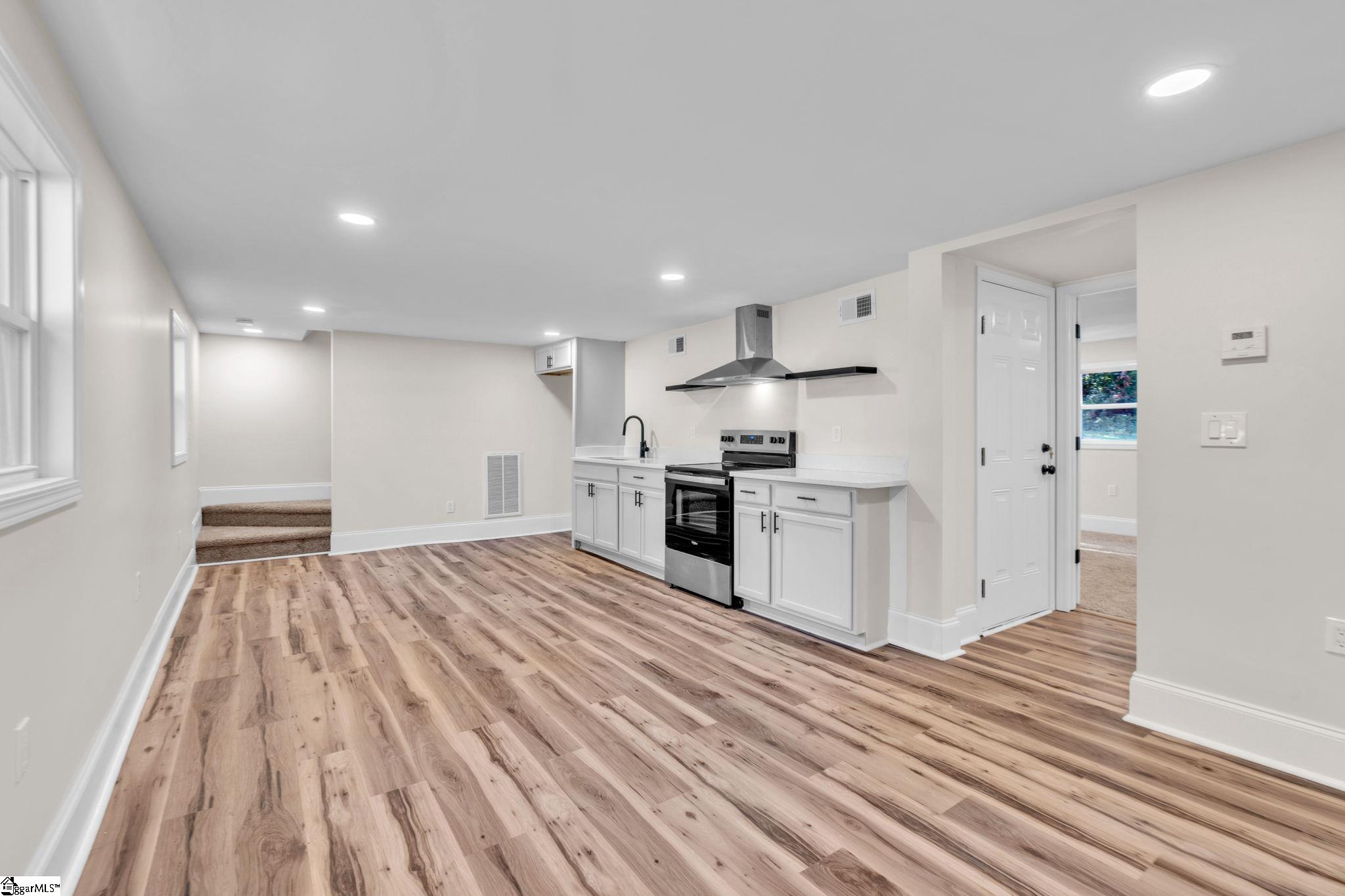 8 Alvin Drive Greenville, SC 29605