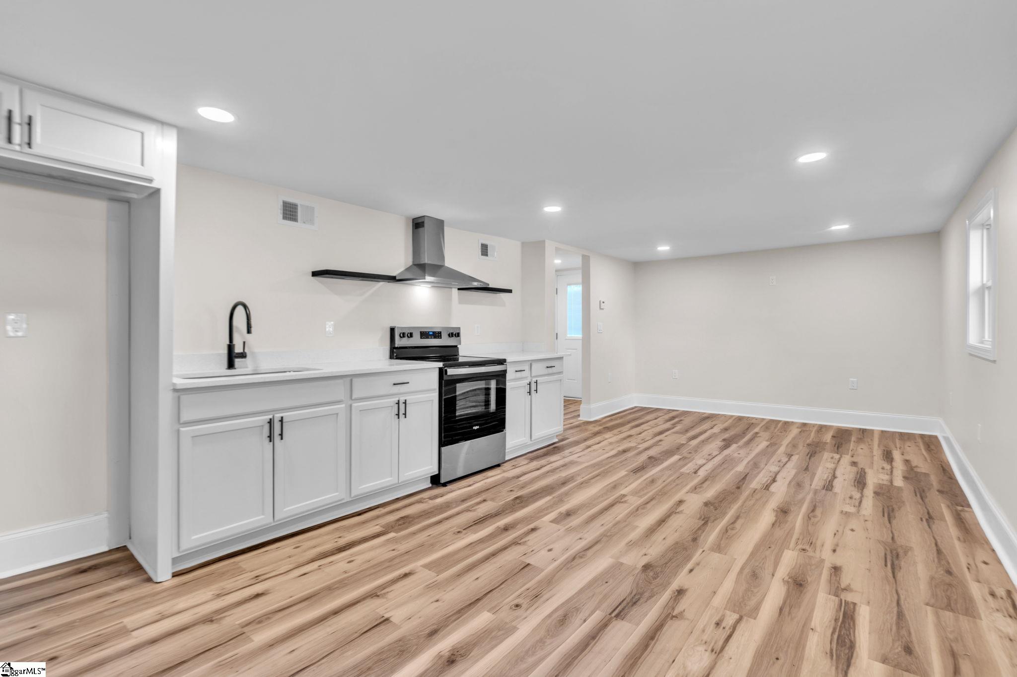 8 Alvin Drive Greenville, SC 29605