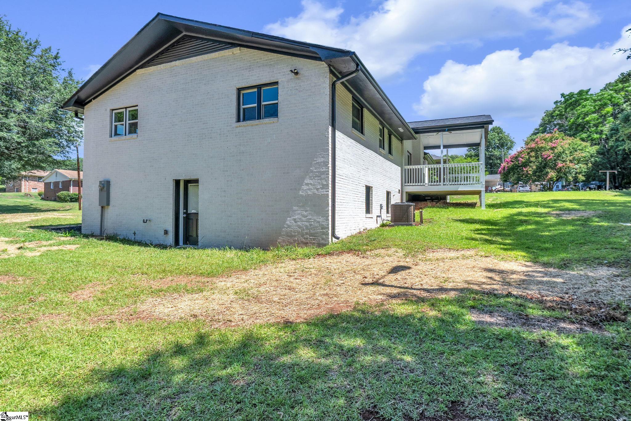 8 Alvin Drive Greenville, SC 29605