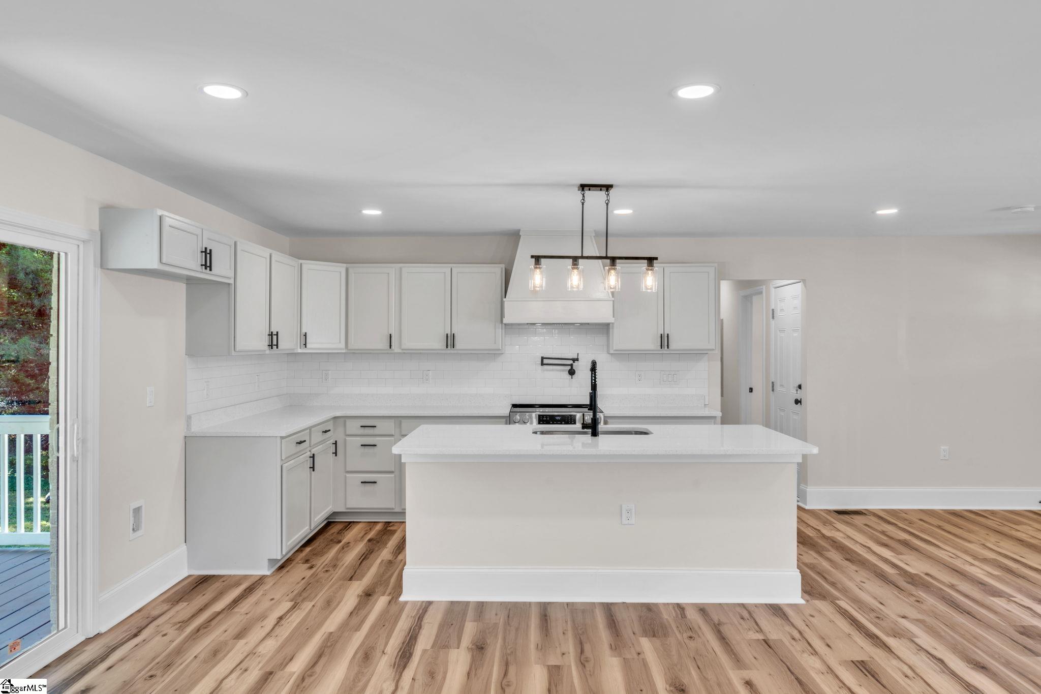 8 Alvin Drive Greenville, SC 29605