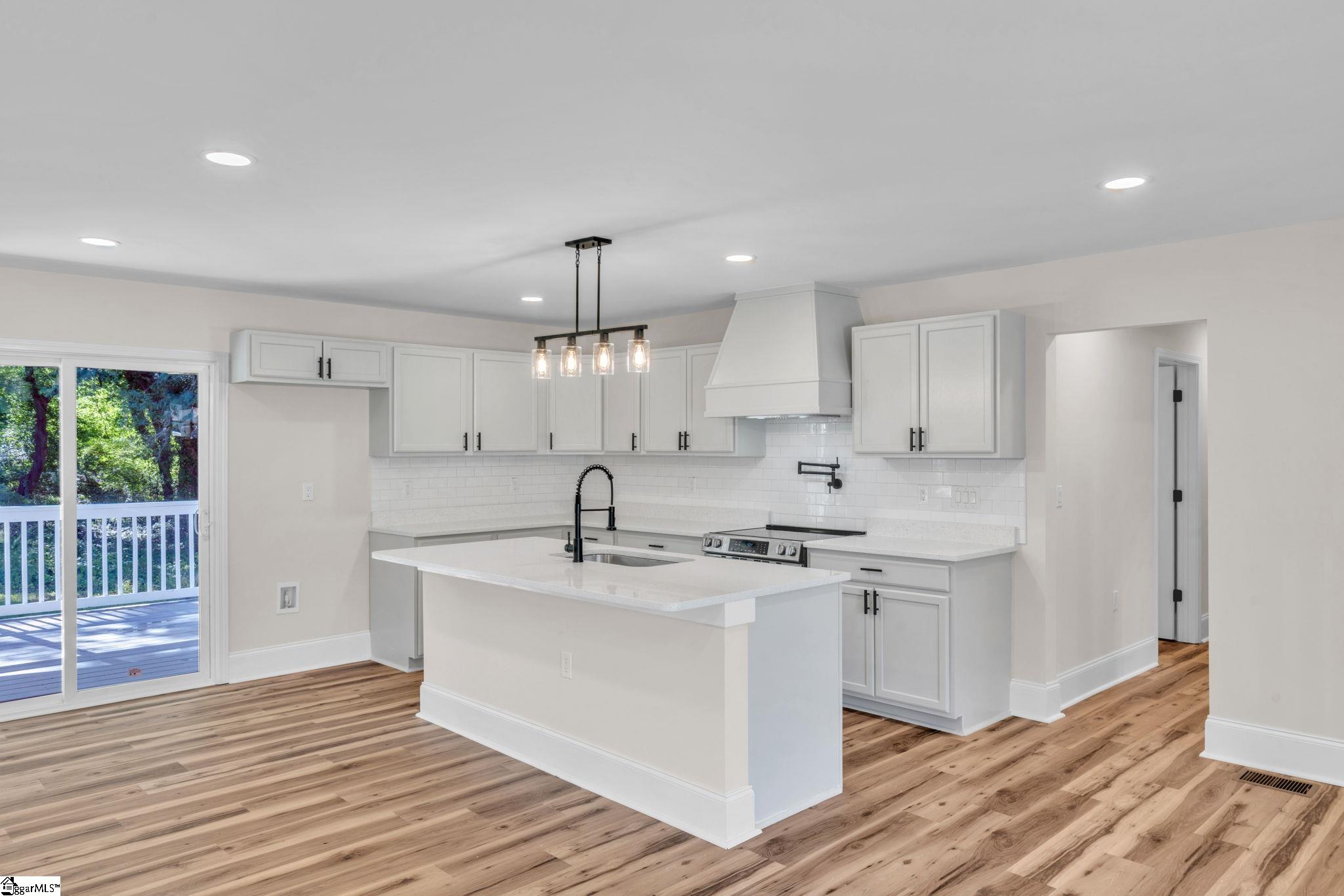 8 Alvin Drive Greenville, SC 29605