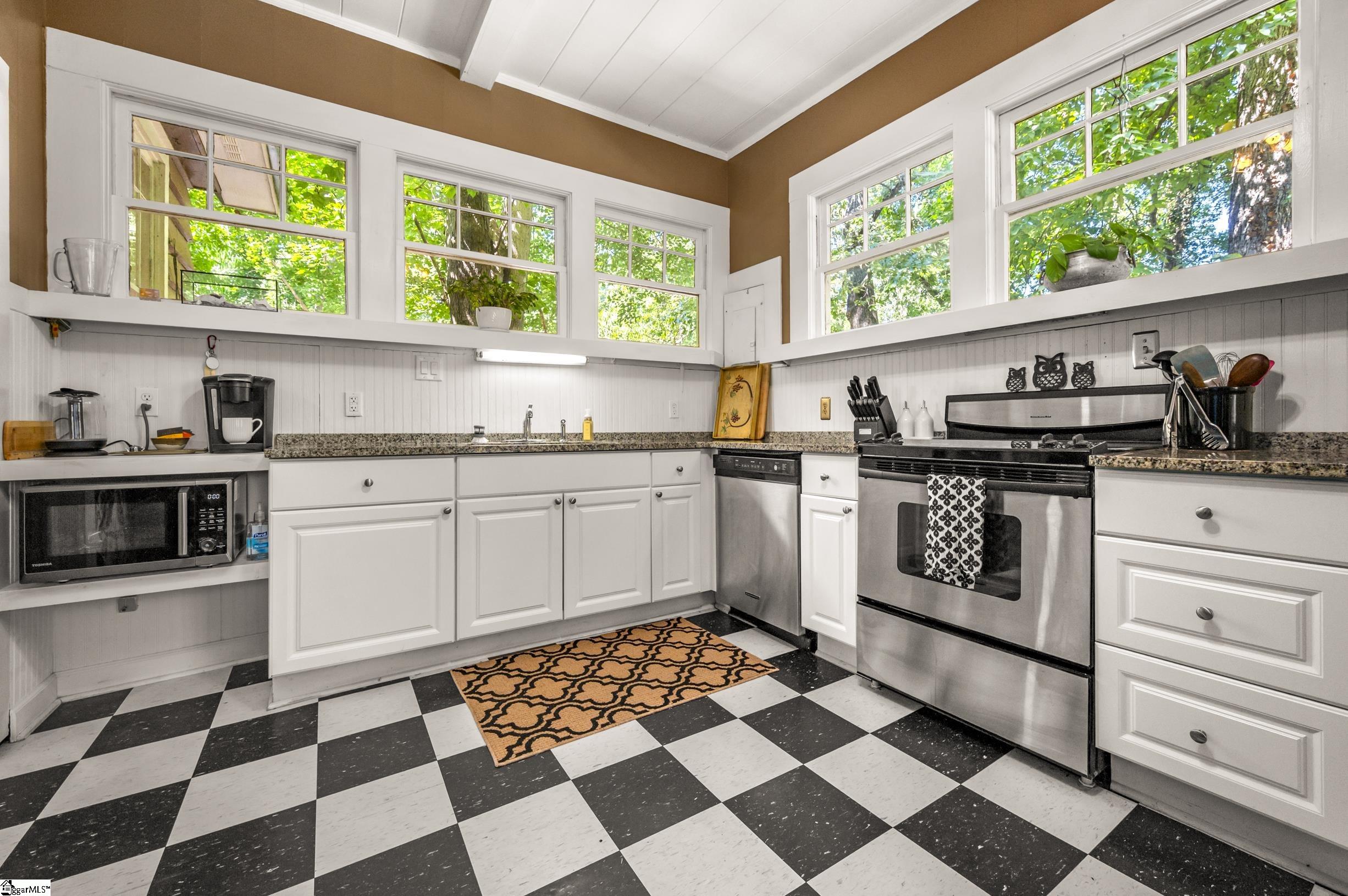 415 E Lakeshore Drive Landrum, SC 29356-9603