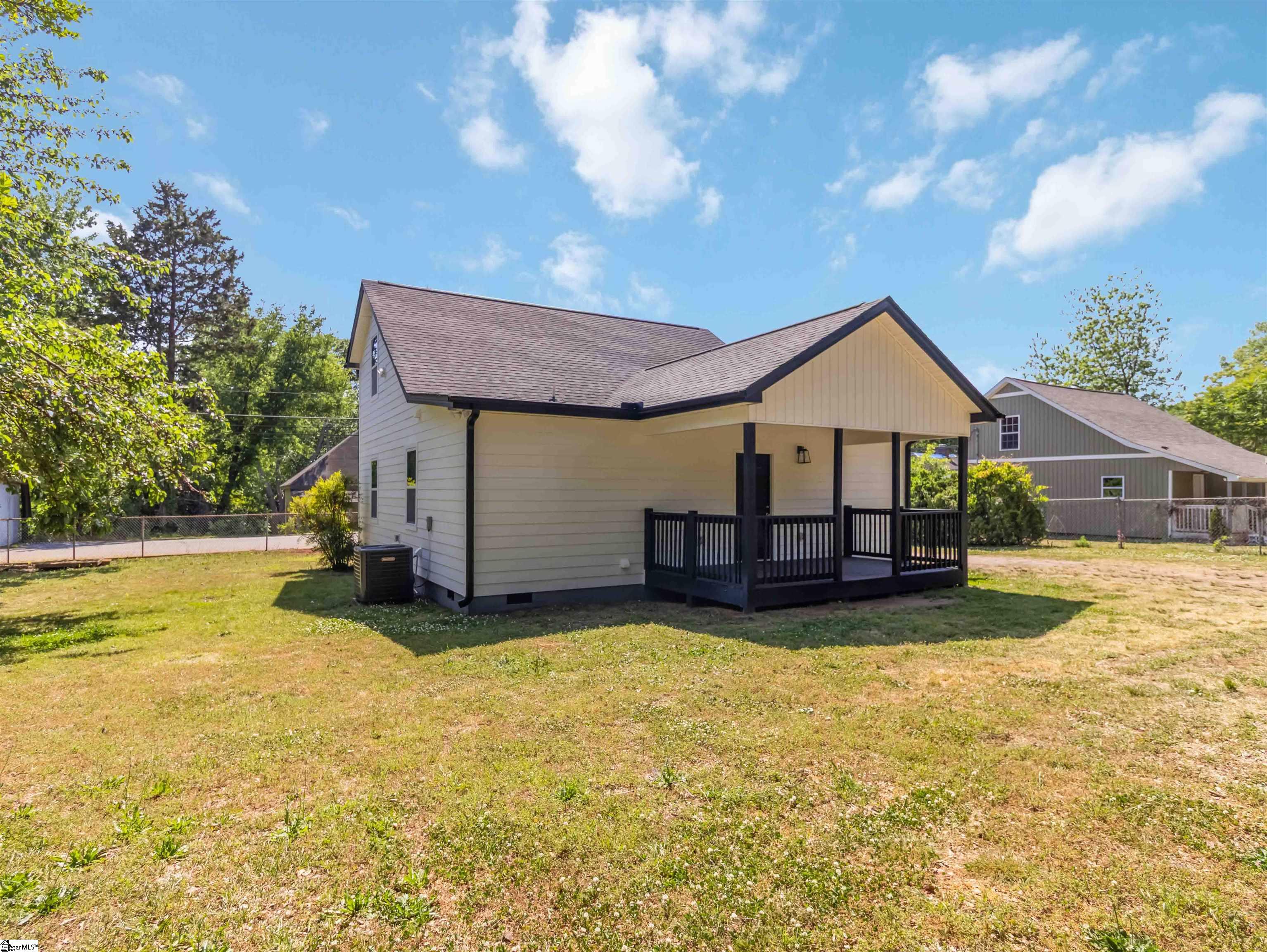 5 Williams Street Spartanburg, SC 29301