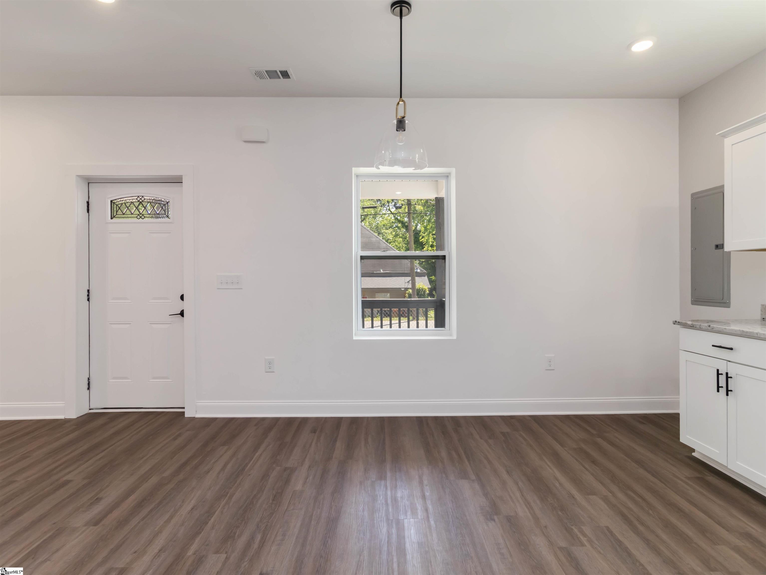 5 Williams Street Spartanburg, SC 29301
