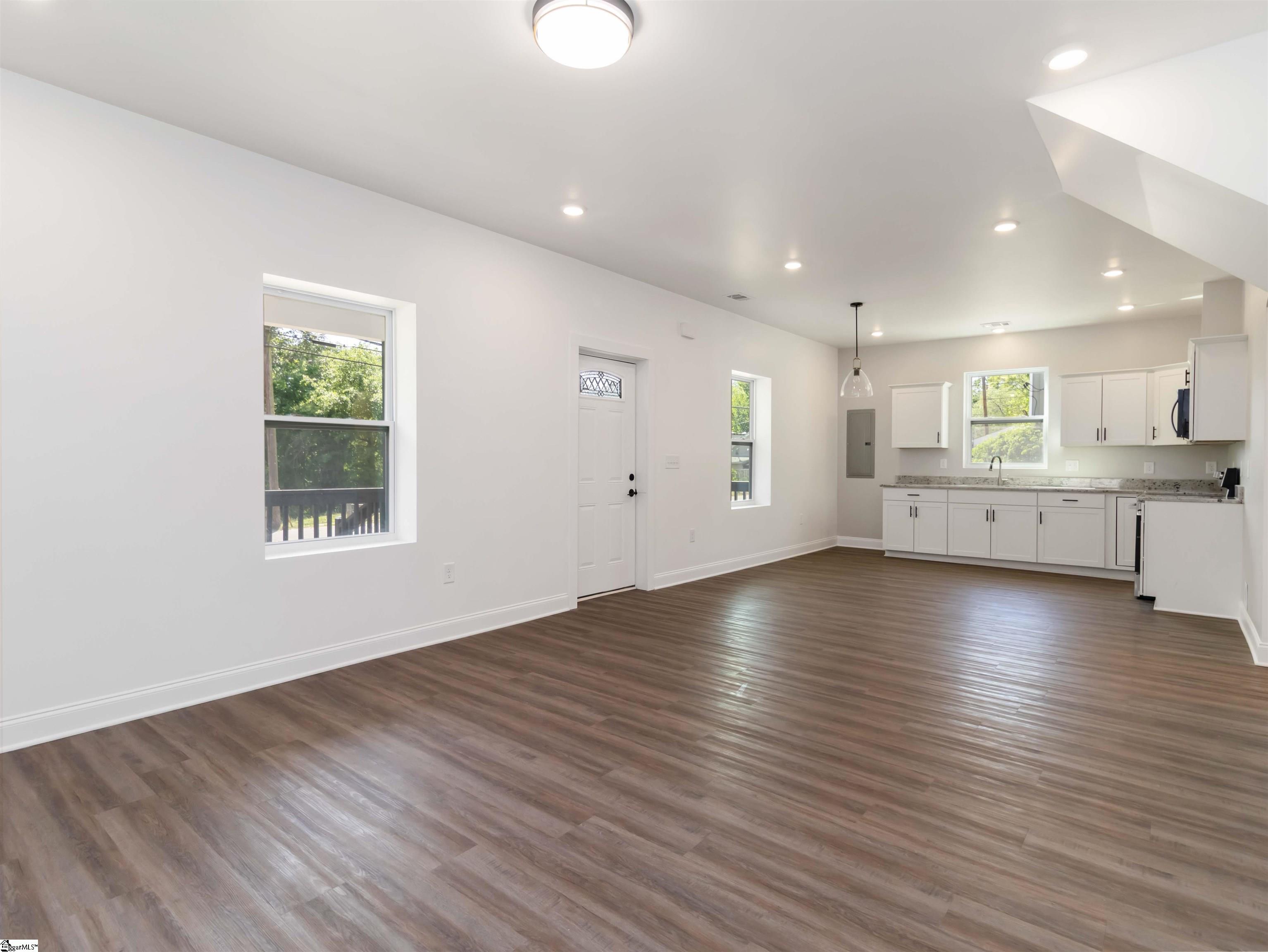 5 Williams Street Spartanburg, SC 29301