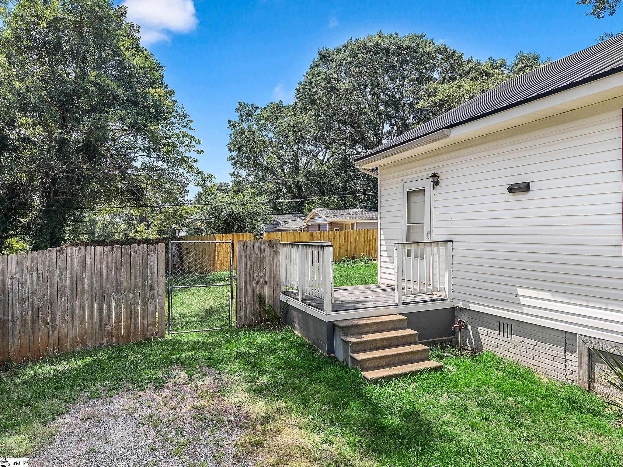 8149 Hill Street Boiling Springs, SC 29316