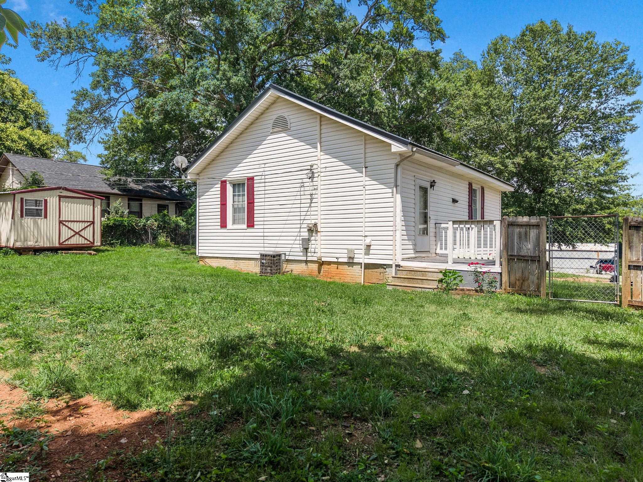 8149 Hill Street Boiling Springs, SC 29316