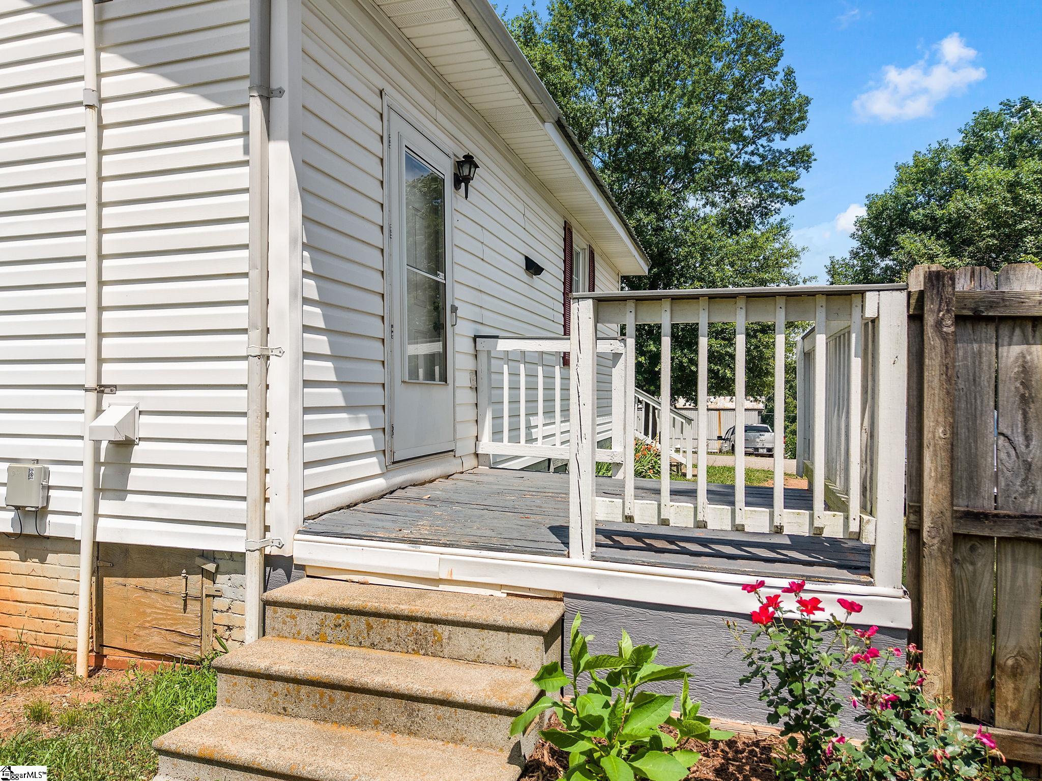 8149 Hill Street Boiling Springs, SC 29316