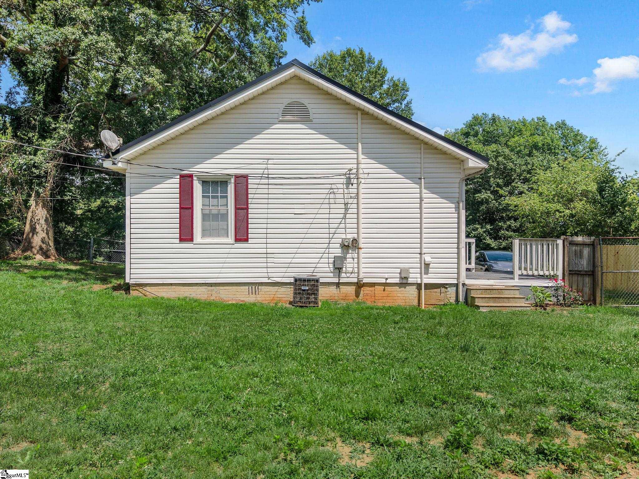 8149 Hill Street Boiling Springs, SC 29316