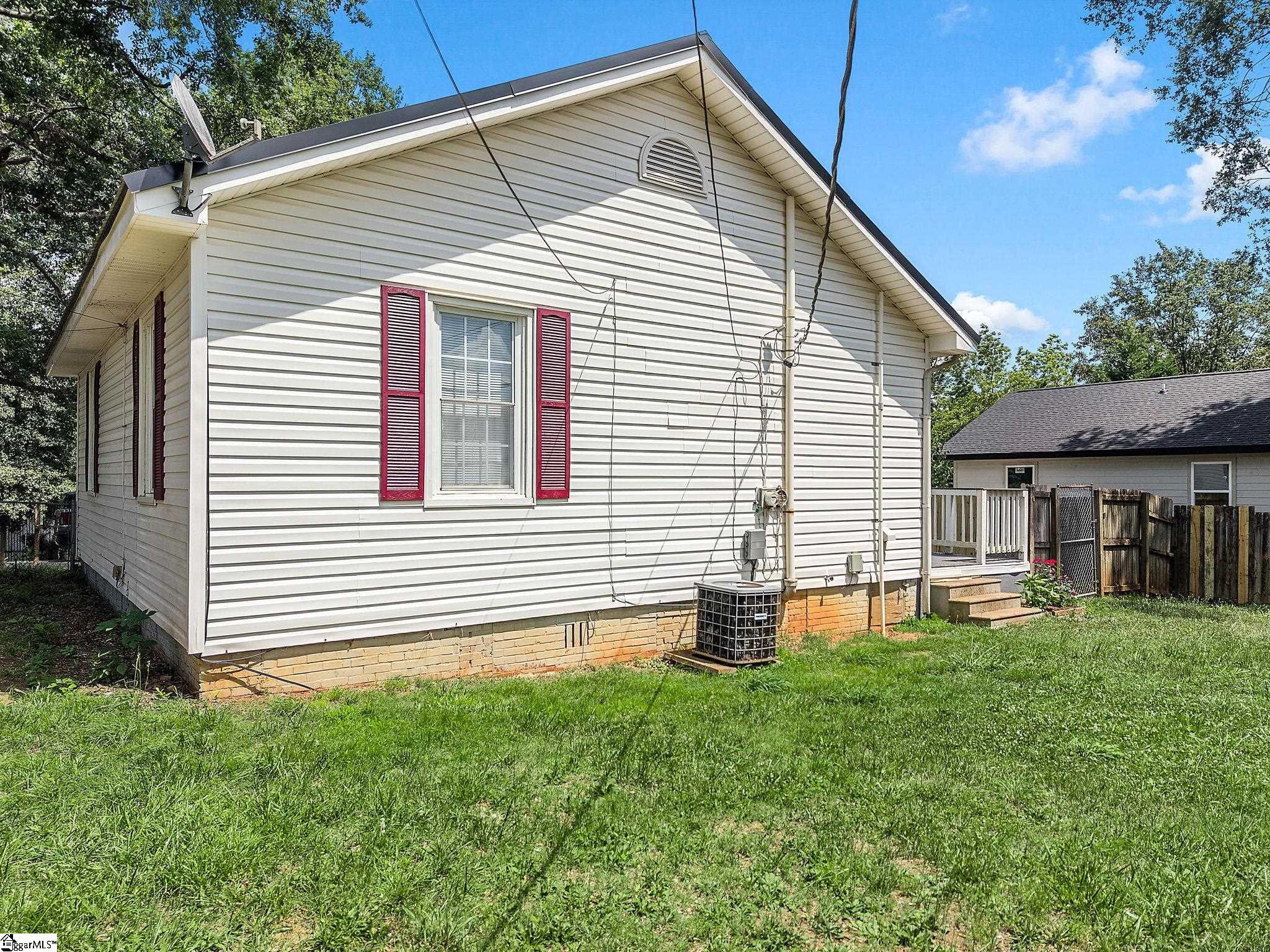 8149 Hill Street Boiling Springs, SC 29316