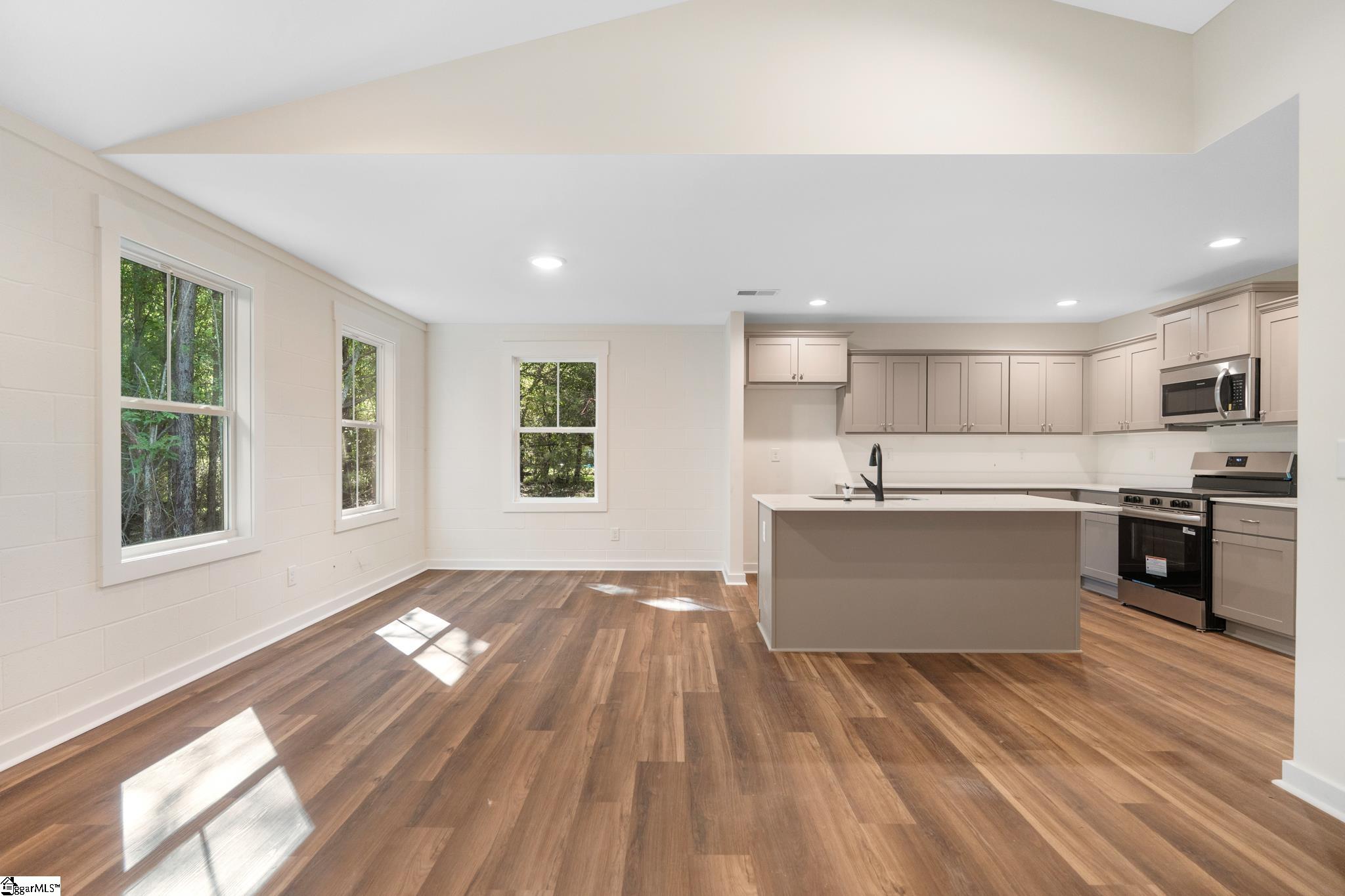 410 N Palmetto Street Liberty, SC 29657