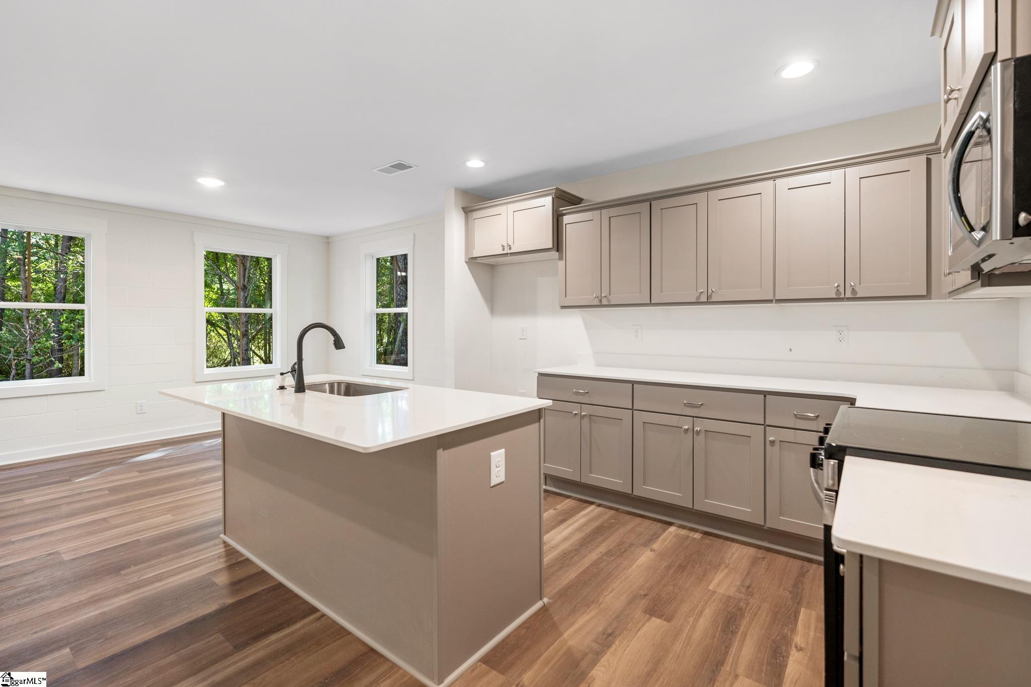 410 N Palmetto Street Liberty, SC 29657