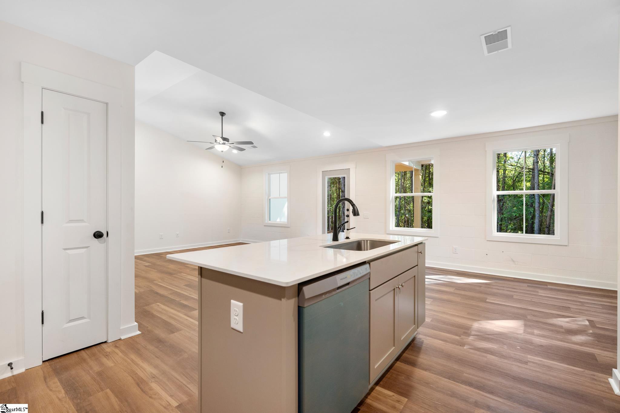 410 N Palmetto Street Liberty, SC 29657