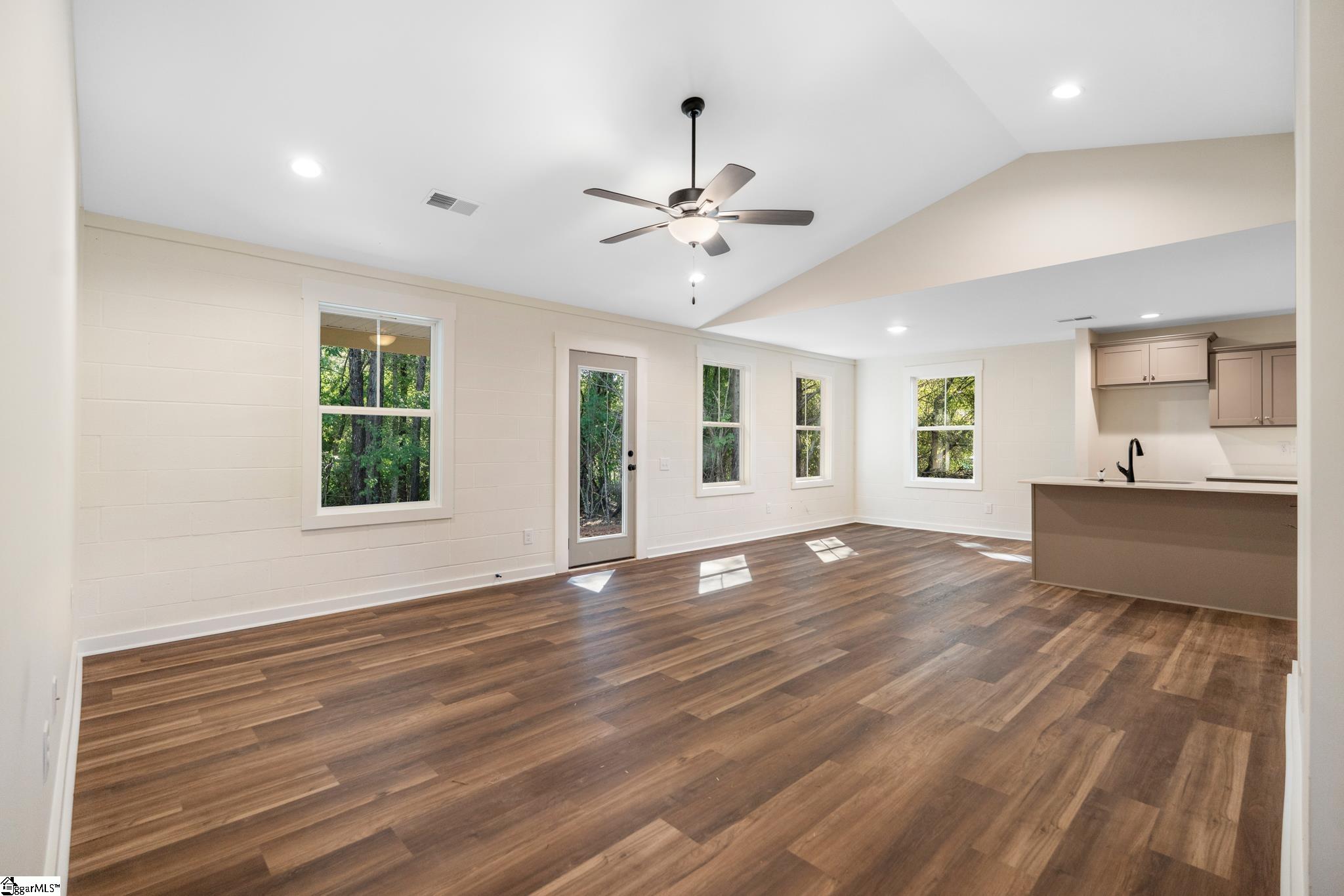 410 N Palmetto Street Liberty, SC 29657
