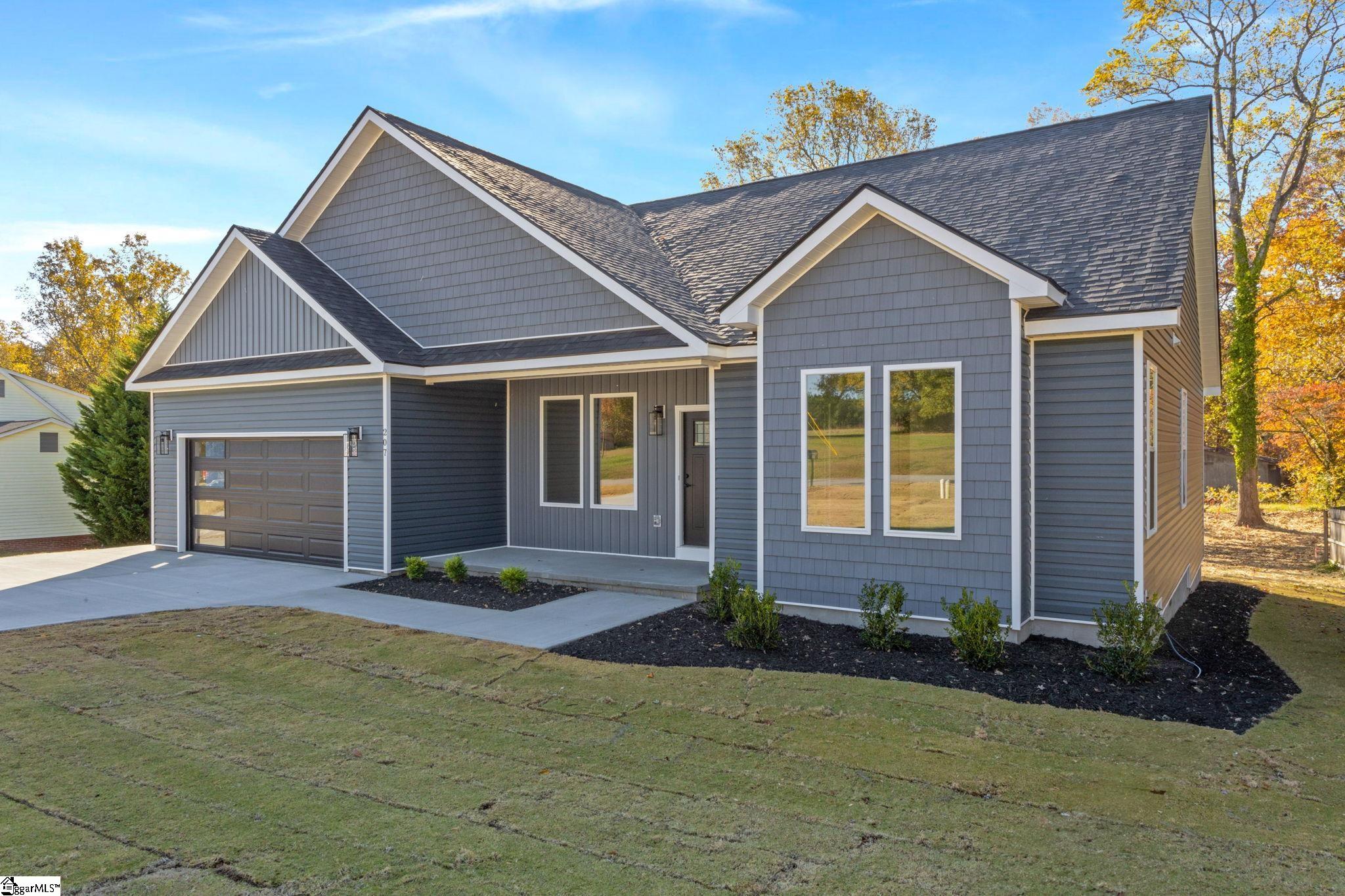 191 Easy Street Wellford, SC 29385