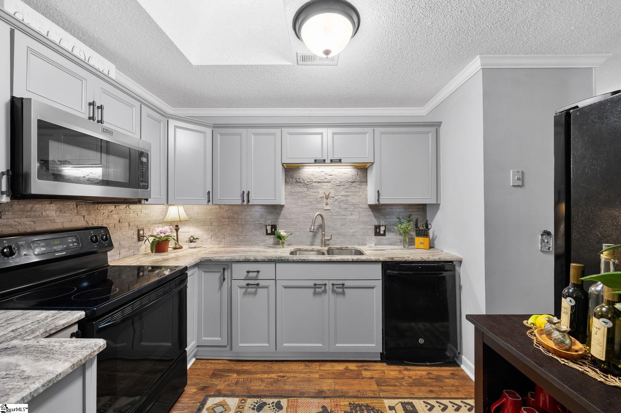 15 Creekside Way Greenville, SC 29609