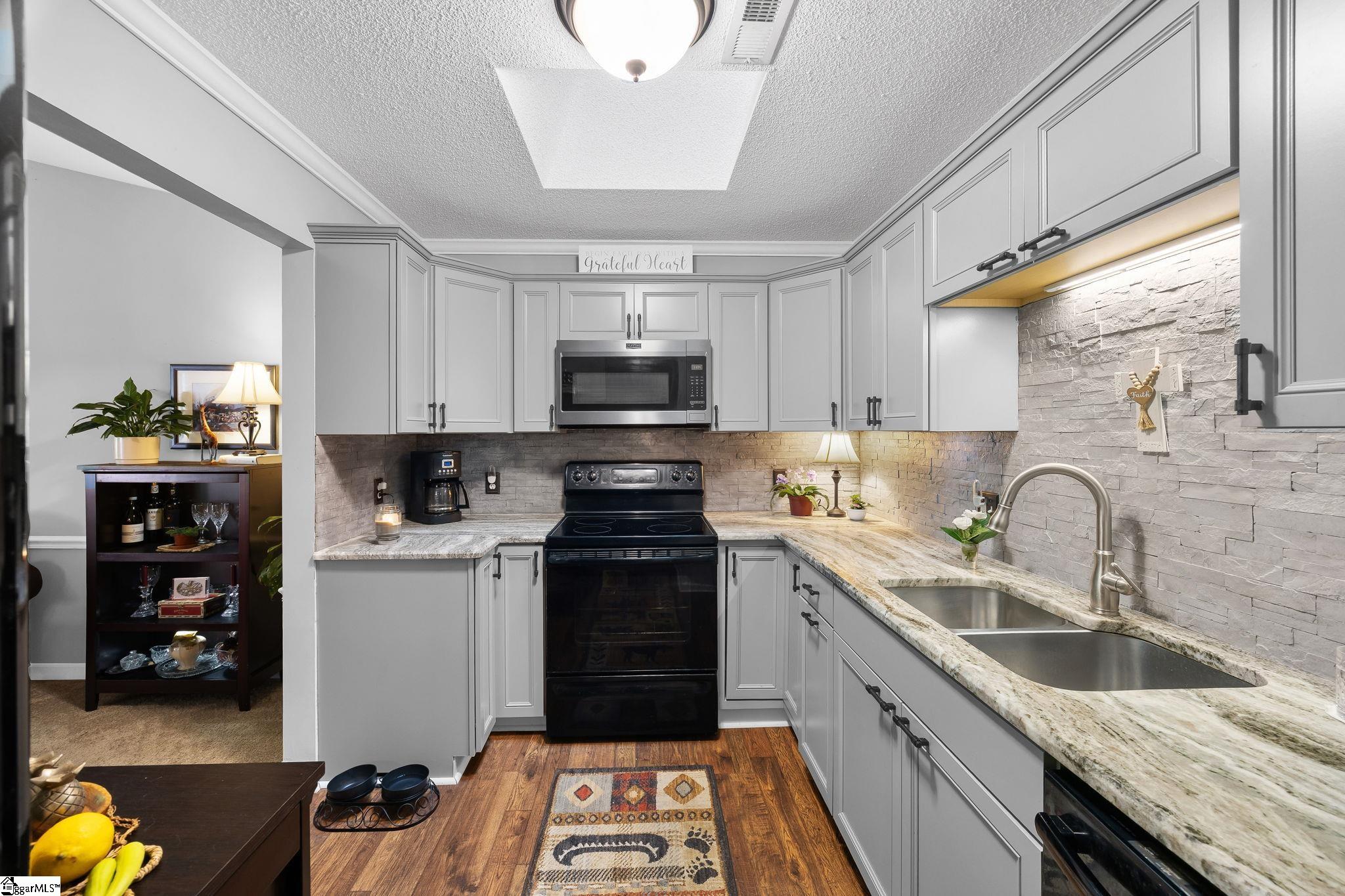 15 Creekside Way Greenville, SC 29609