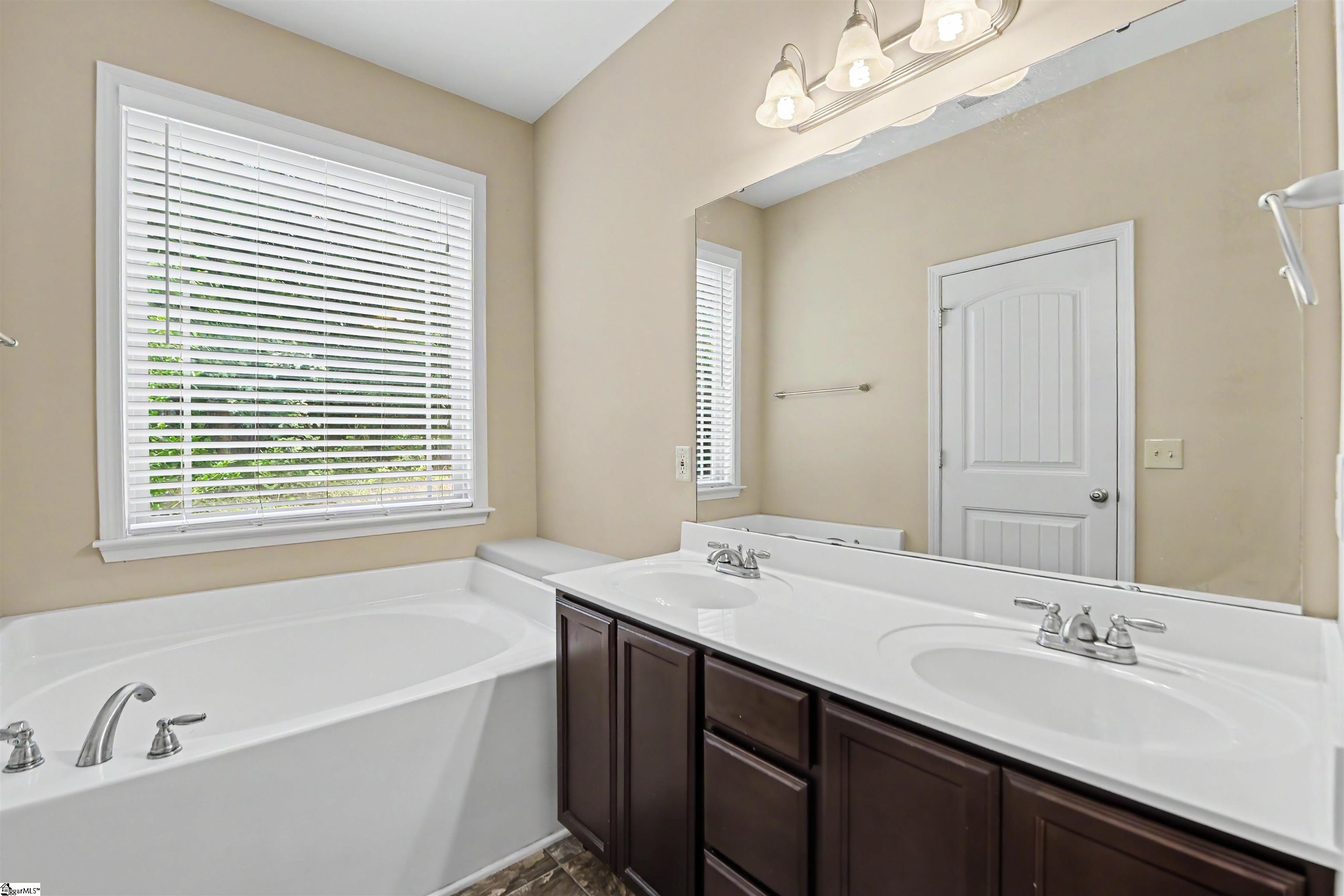 119 Colewood Place Simpsonville, SC 29681