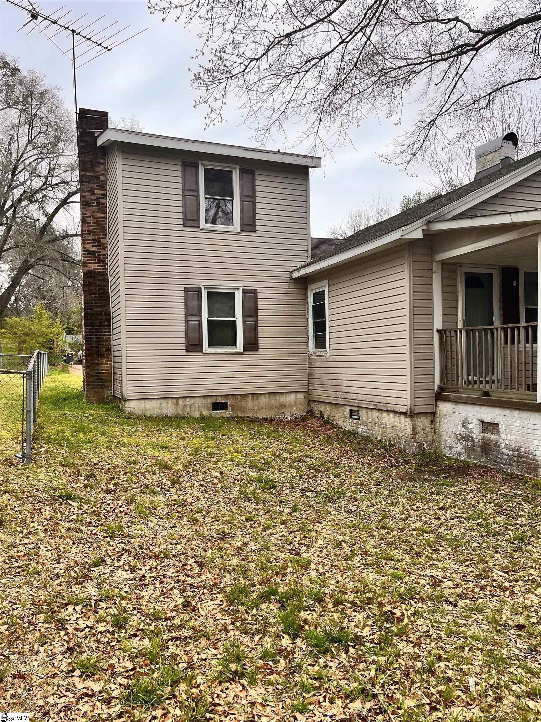 32 School Street Enoree, SC 29335