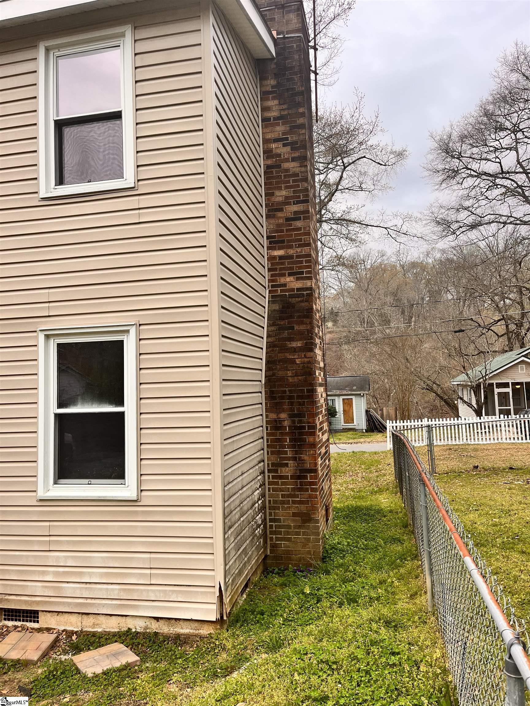 32 School Street Enoree, SC 29335