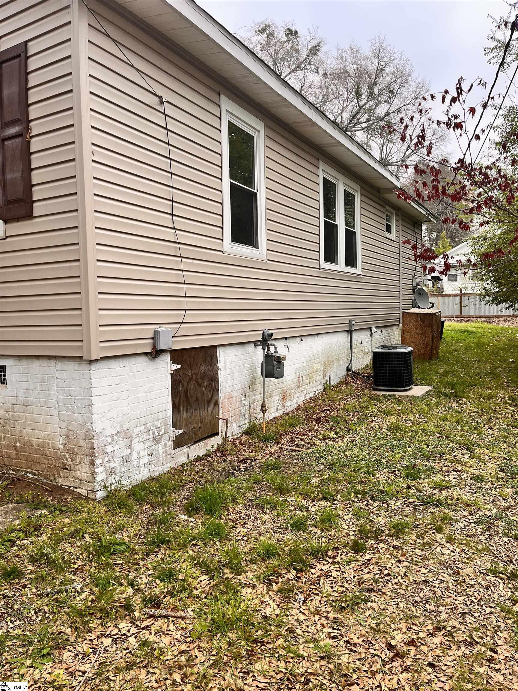 32 School Street Enoree, SC 29335