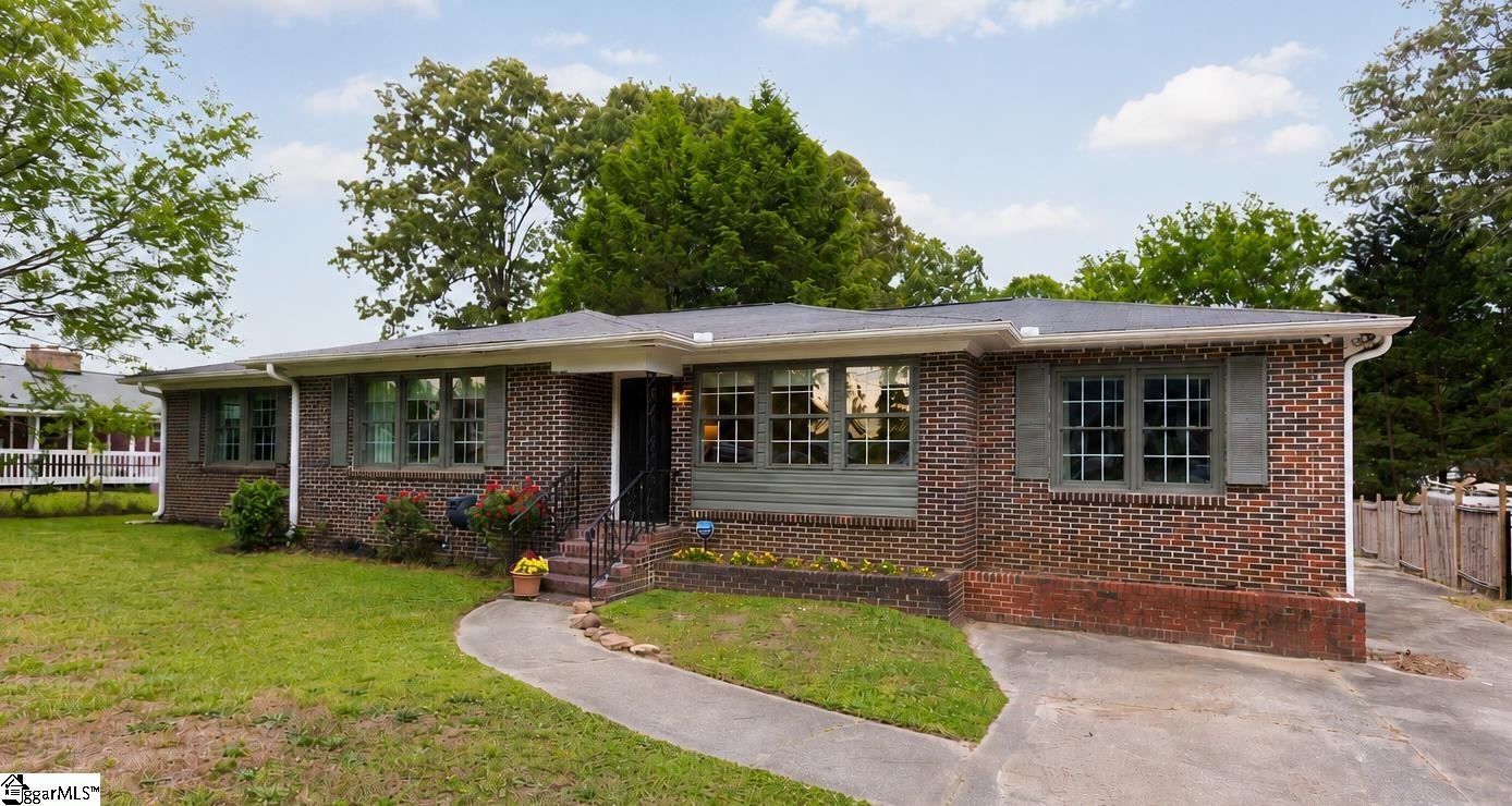 1 Oakdale Drive Greenville, SC 29617