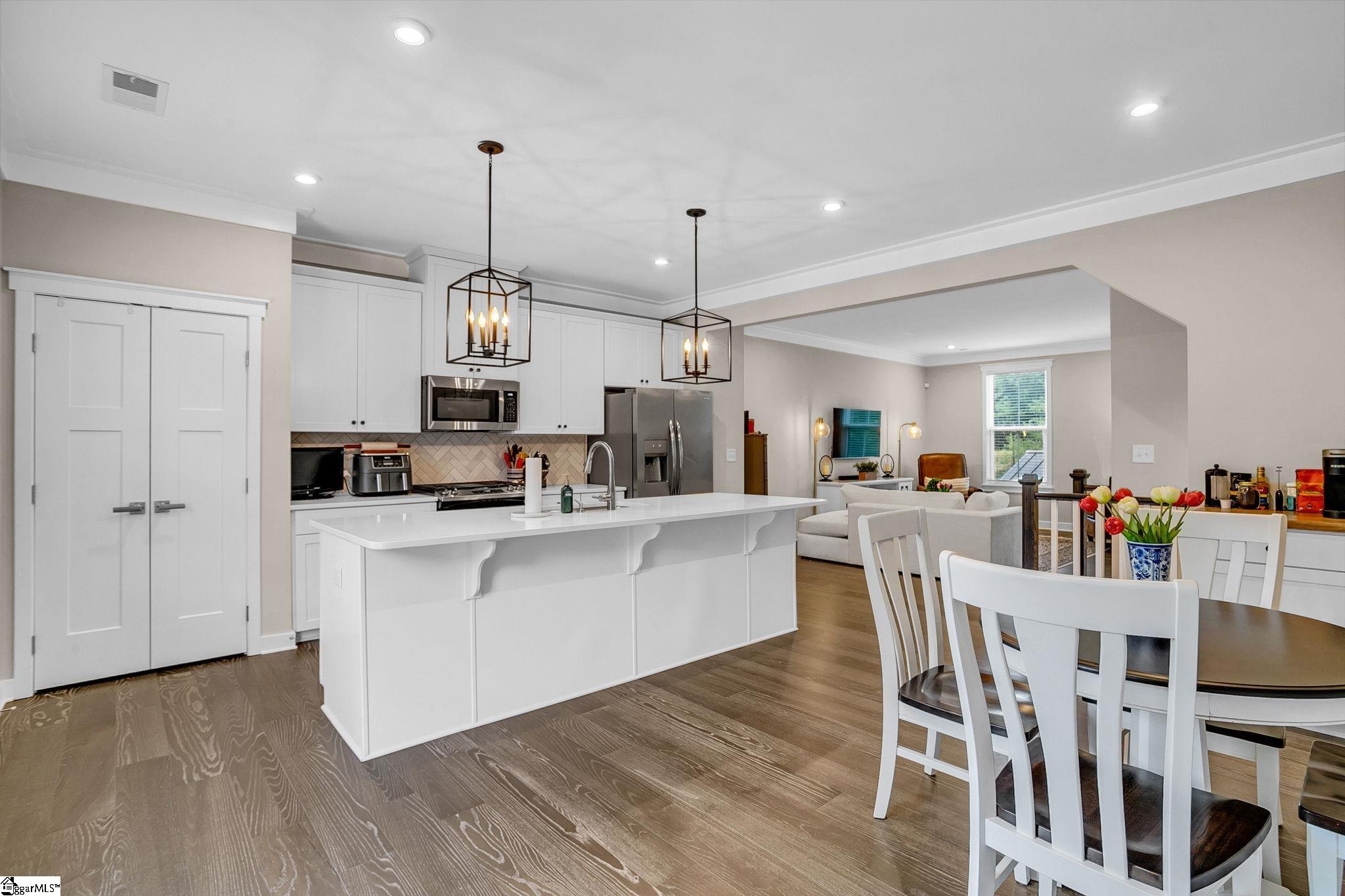 20 Rollins Avenue Greenville, SC 29607
