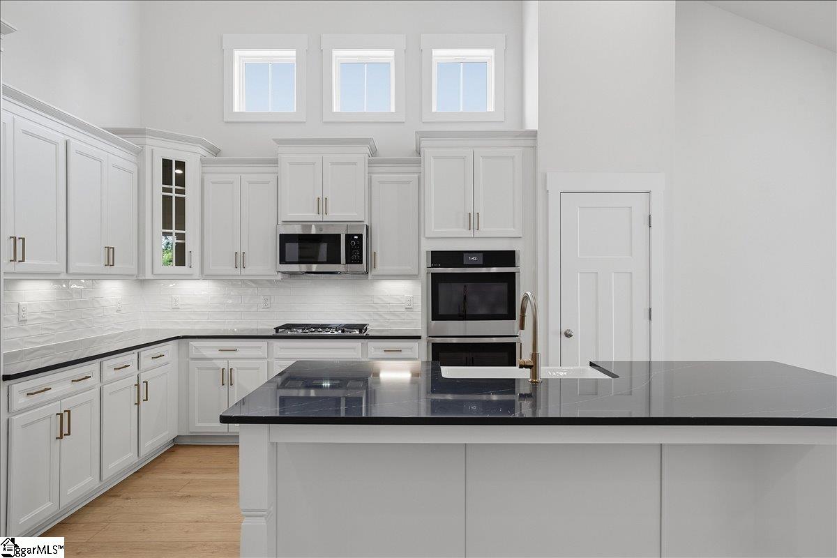 8 Pelham Crossing Drive Greenville, SC 29615