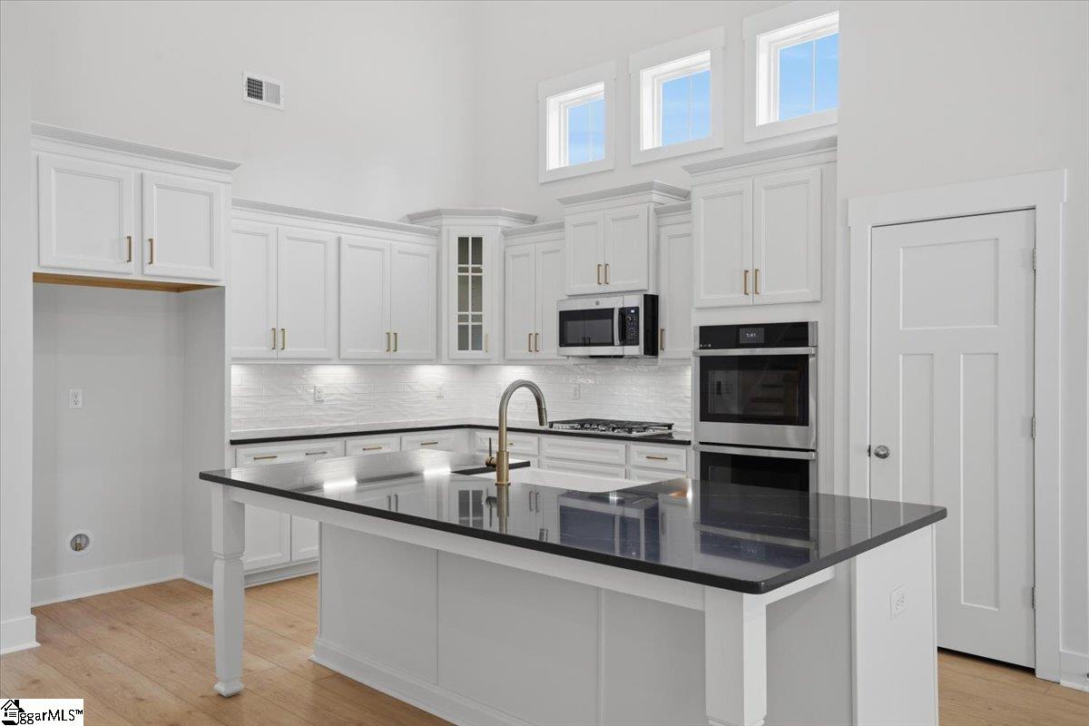 8 Pelham Crossing Drive Greenville, SC 29615