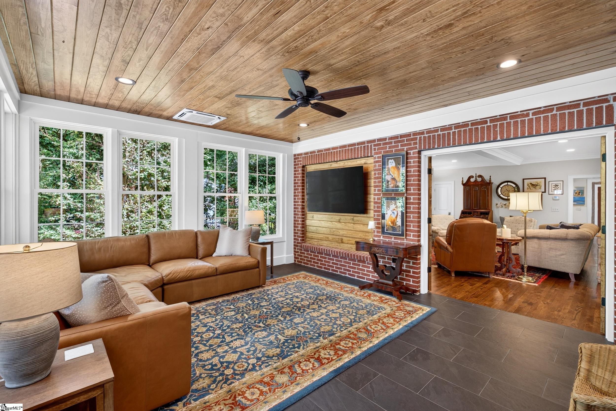 18 Argonne Drive Greenville, SC 29605