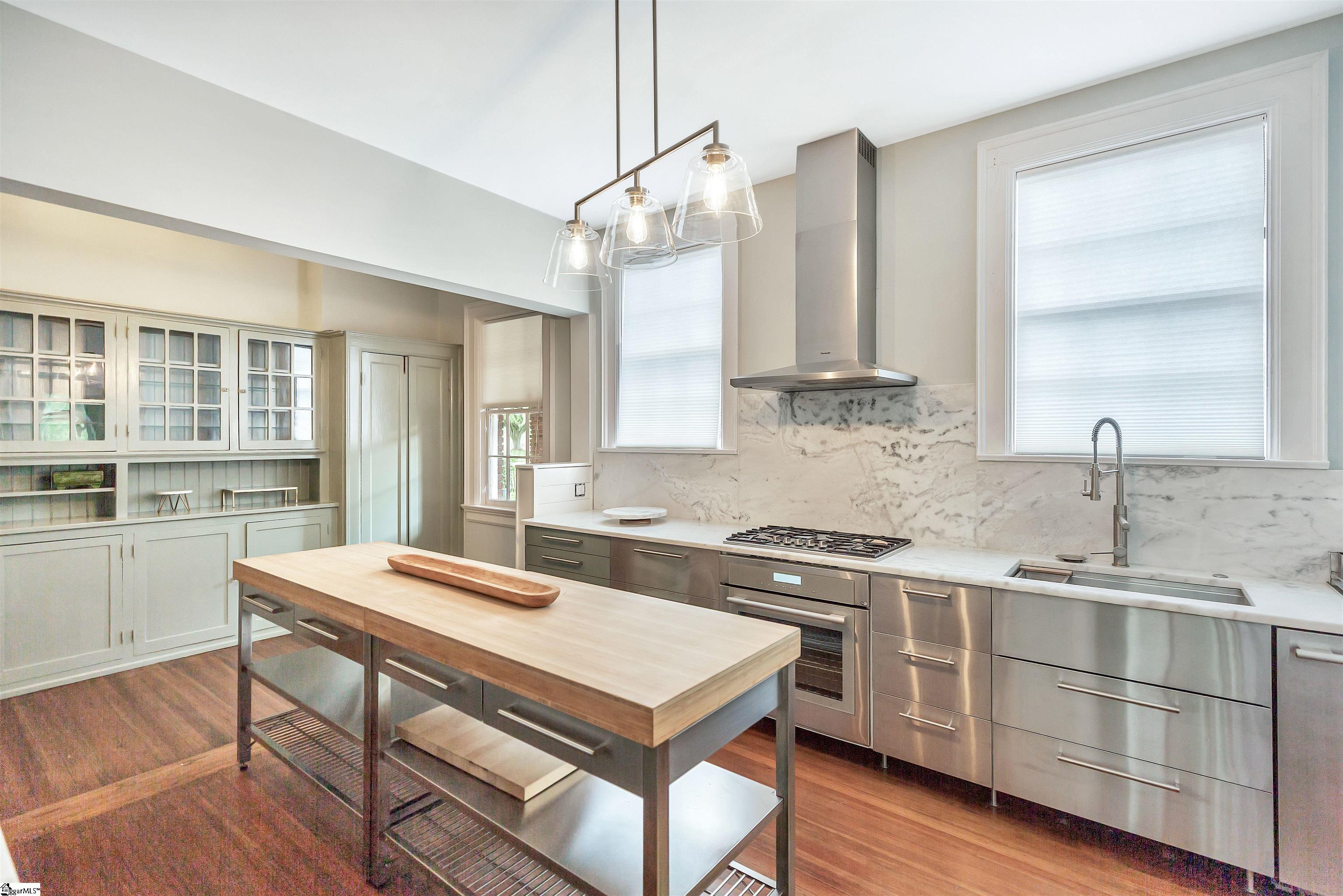 905 W Market Street Anderson, SC 29624