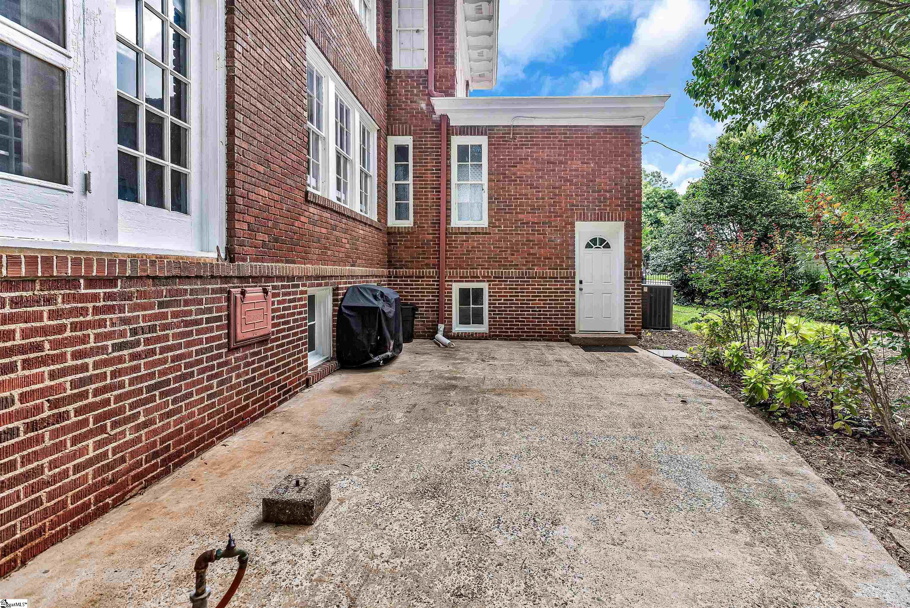 905 W Market Street Anderson, SC 29624