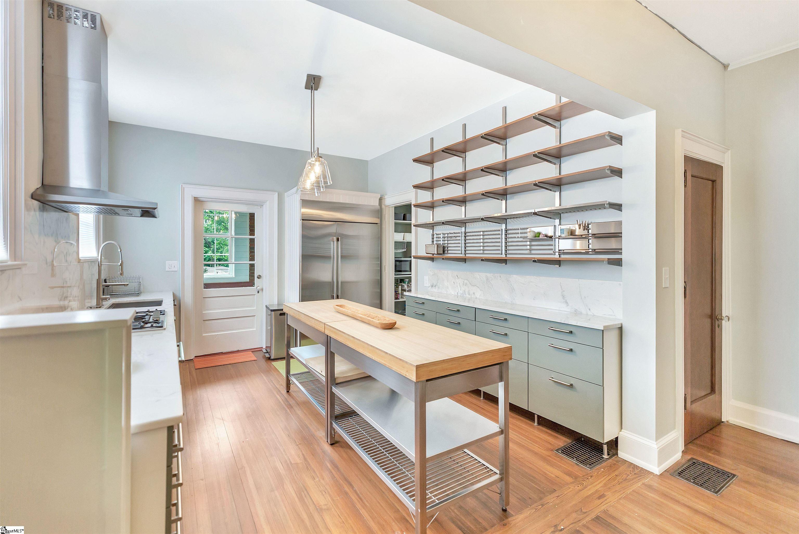 905 W Market Street Anderson, SC 29624